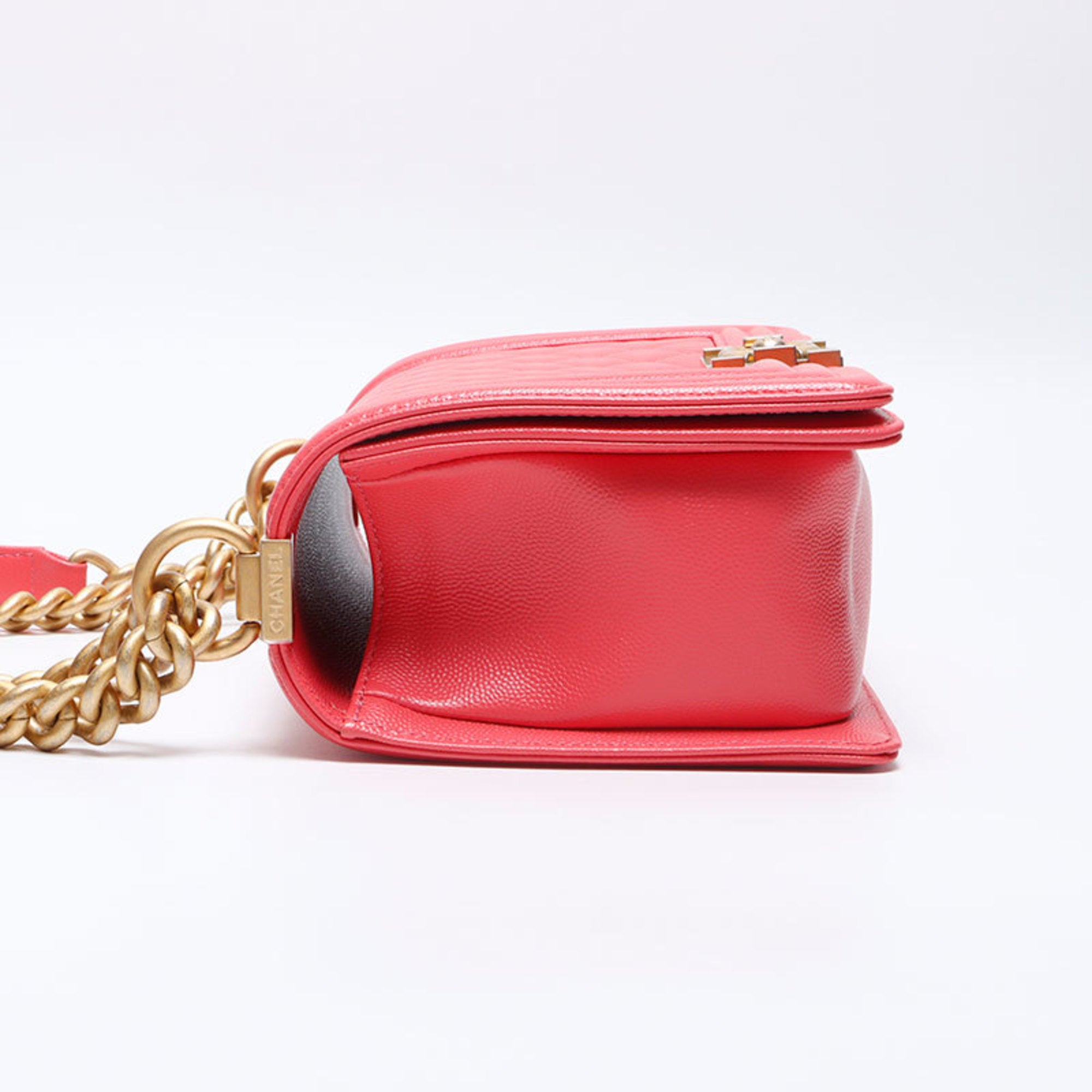 Chanel Pink Shoulder Bag (Pre-Owned)