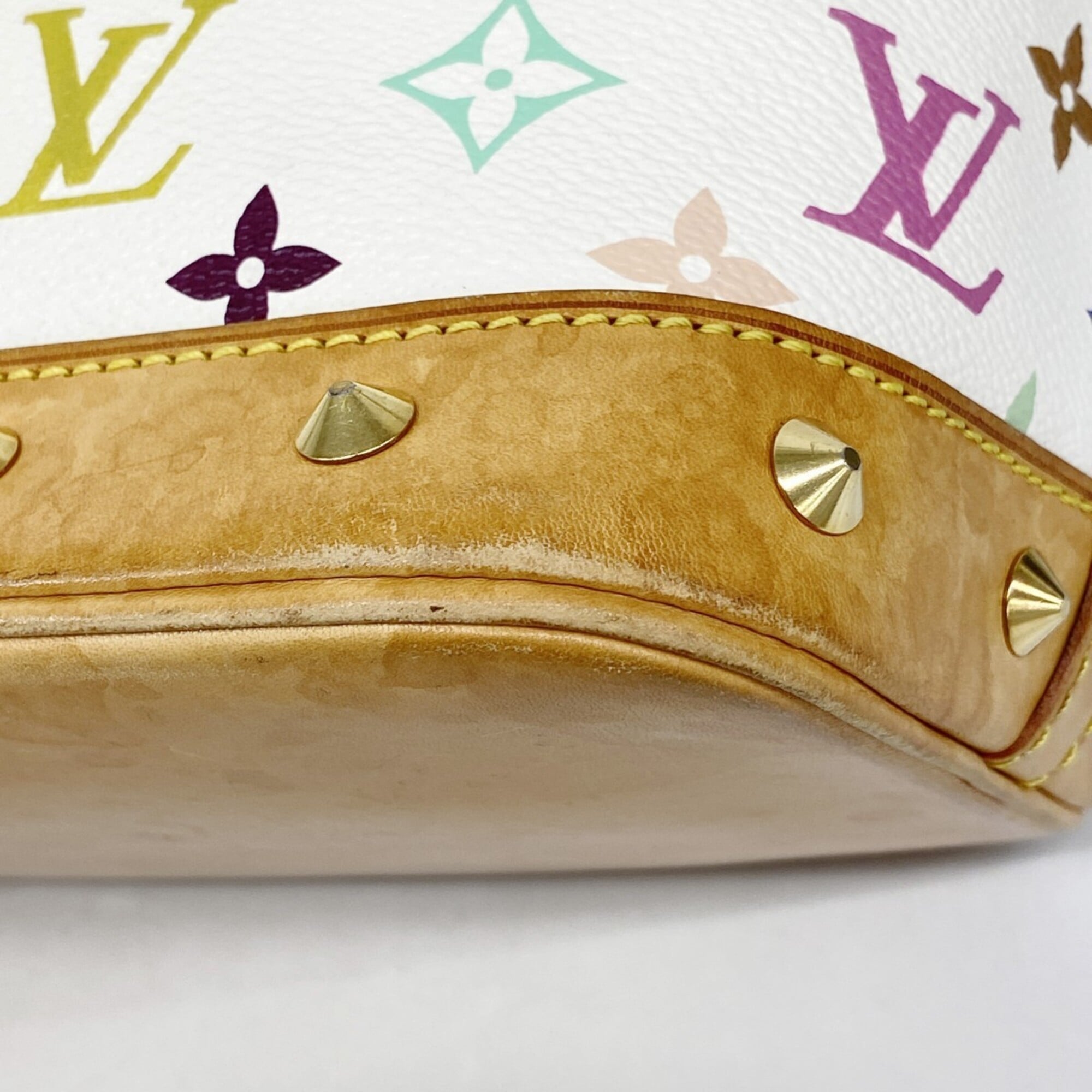 Louis Vuitton Blanc Handbag (Pre-Owned)