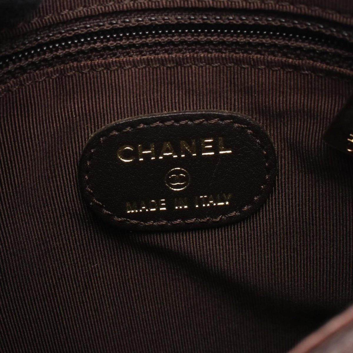 Chanel Brown Leather Shoulder Bag (Pre-Owned)