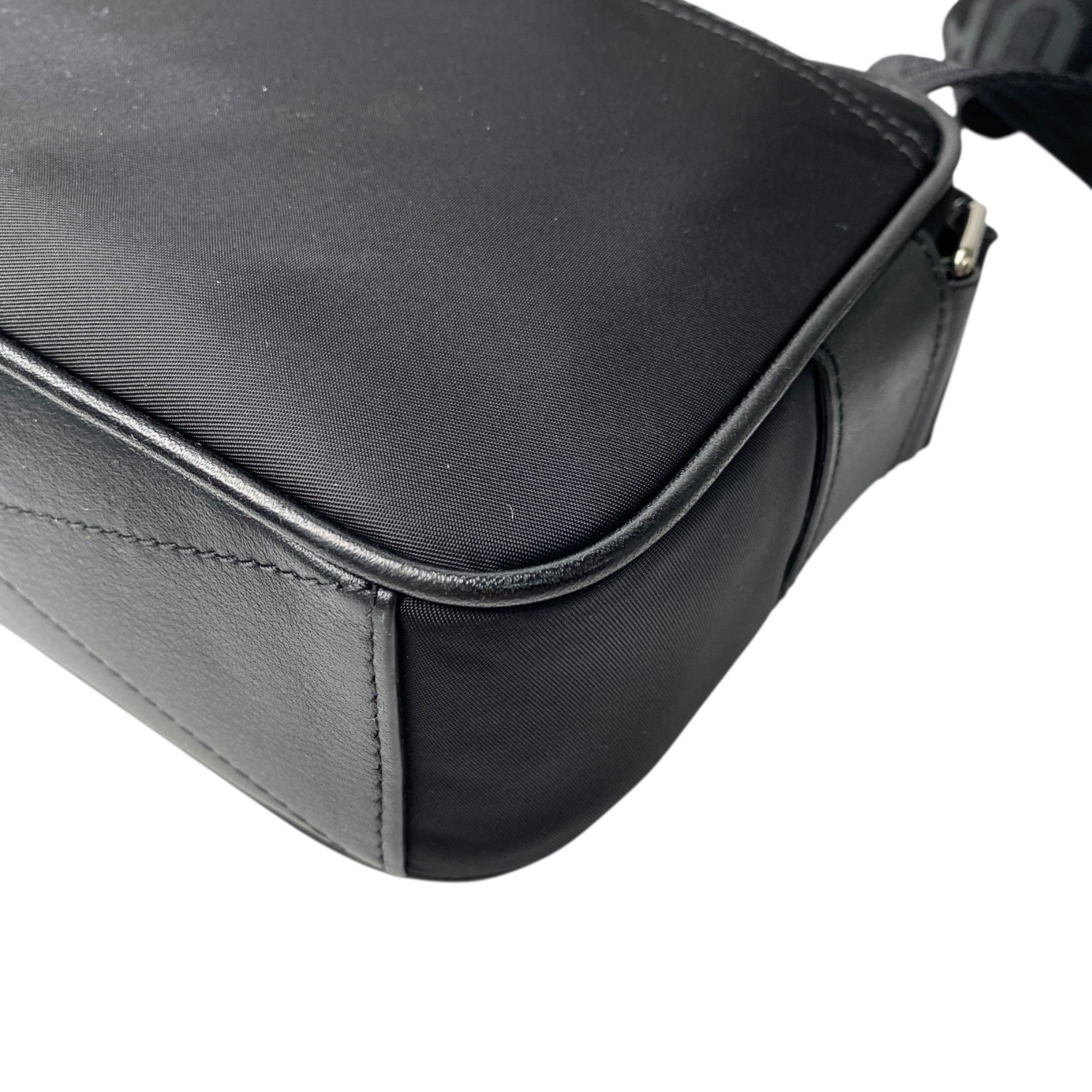 Burberry Black Nylon Shoulder Bag (Pre-Owned)