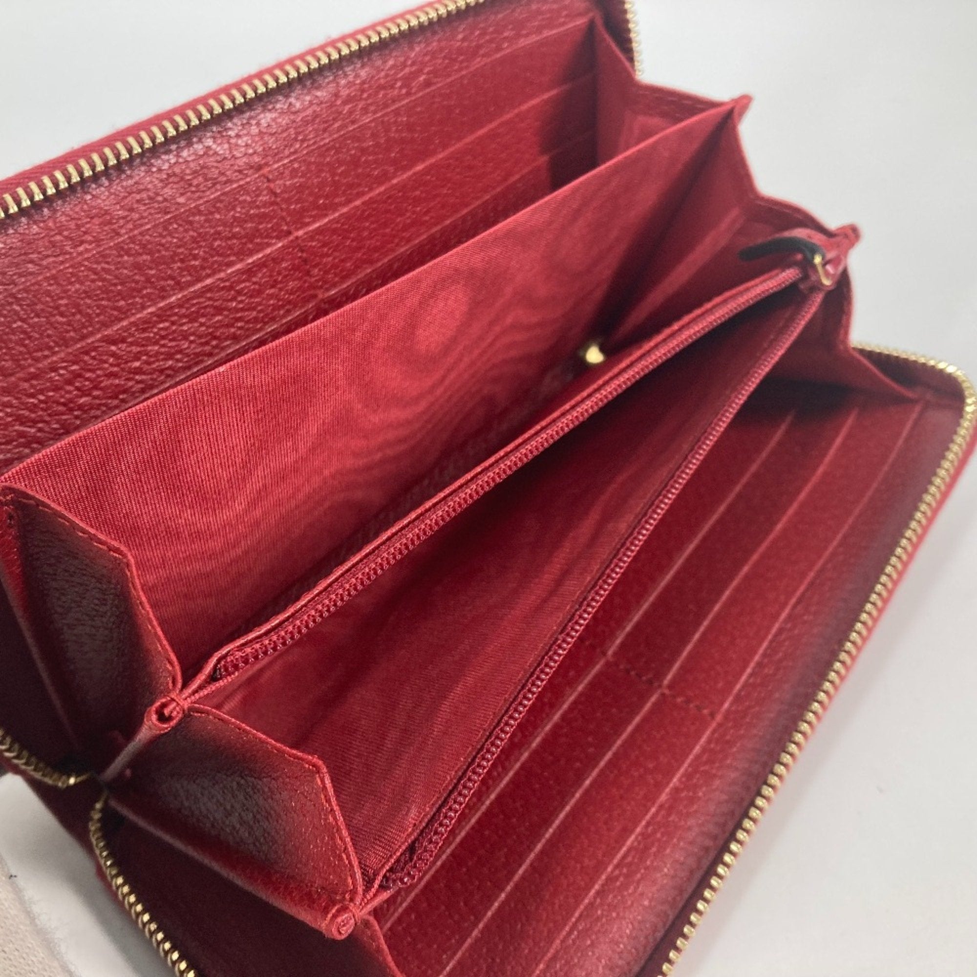 Gucci Red Other Long Wallet (Bi-Fold) (Pre-Owned)