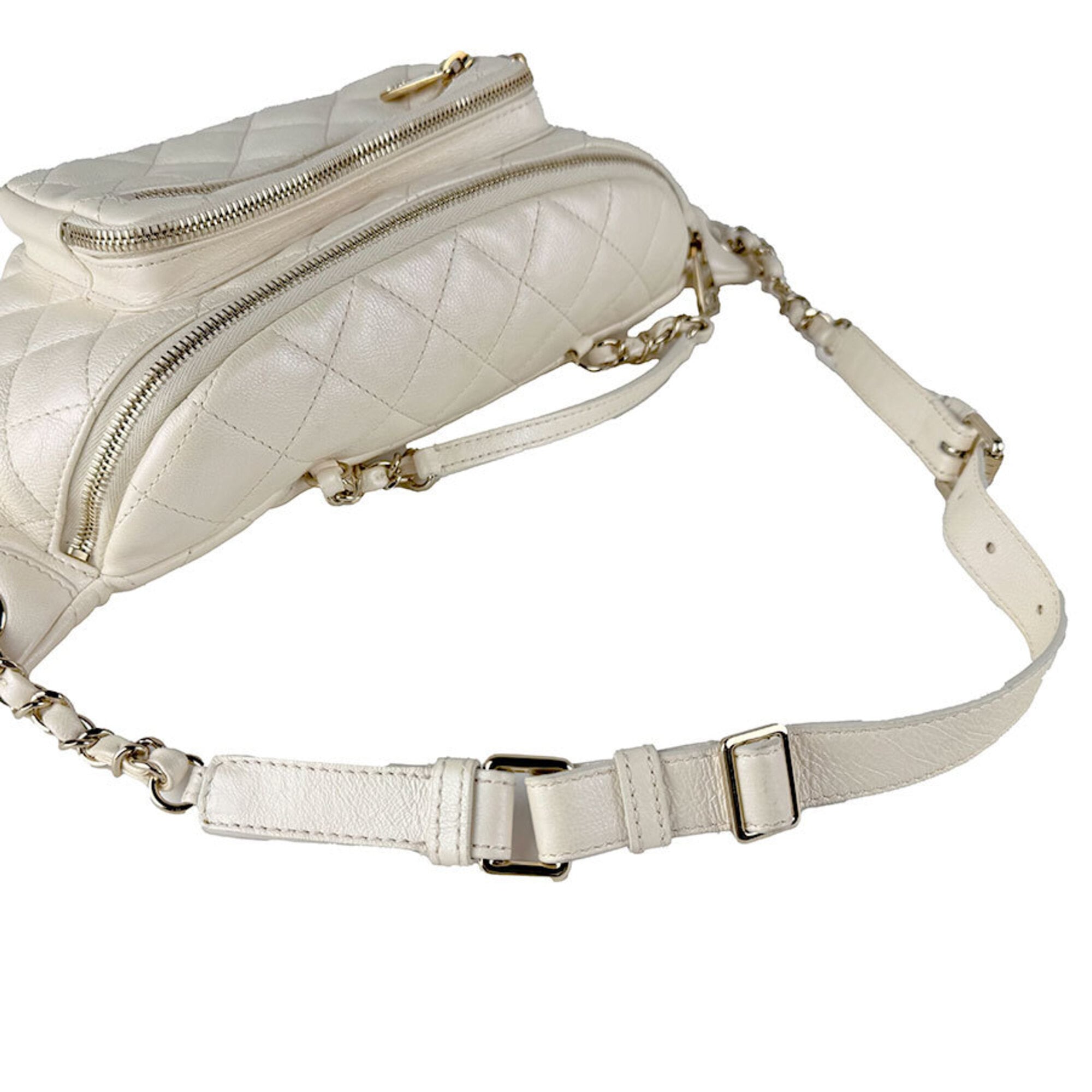 Chanel Ivory Leather Fanny Pack Shoulder Bag (Pre-Owned)