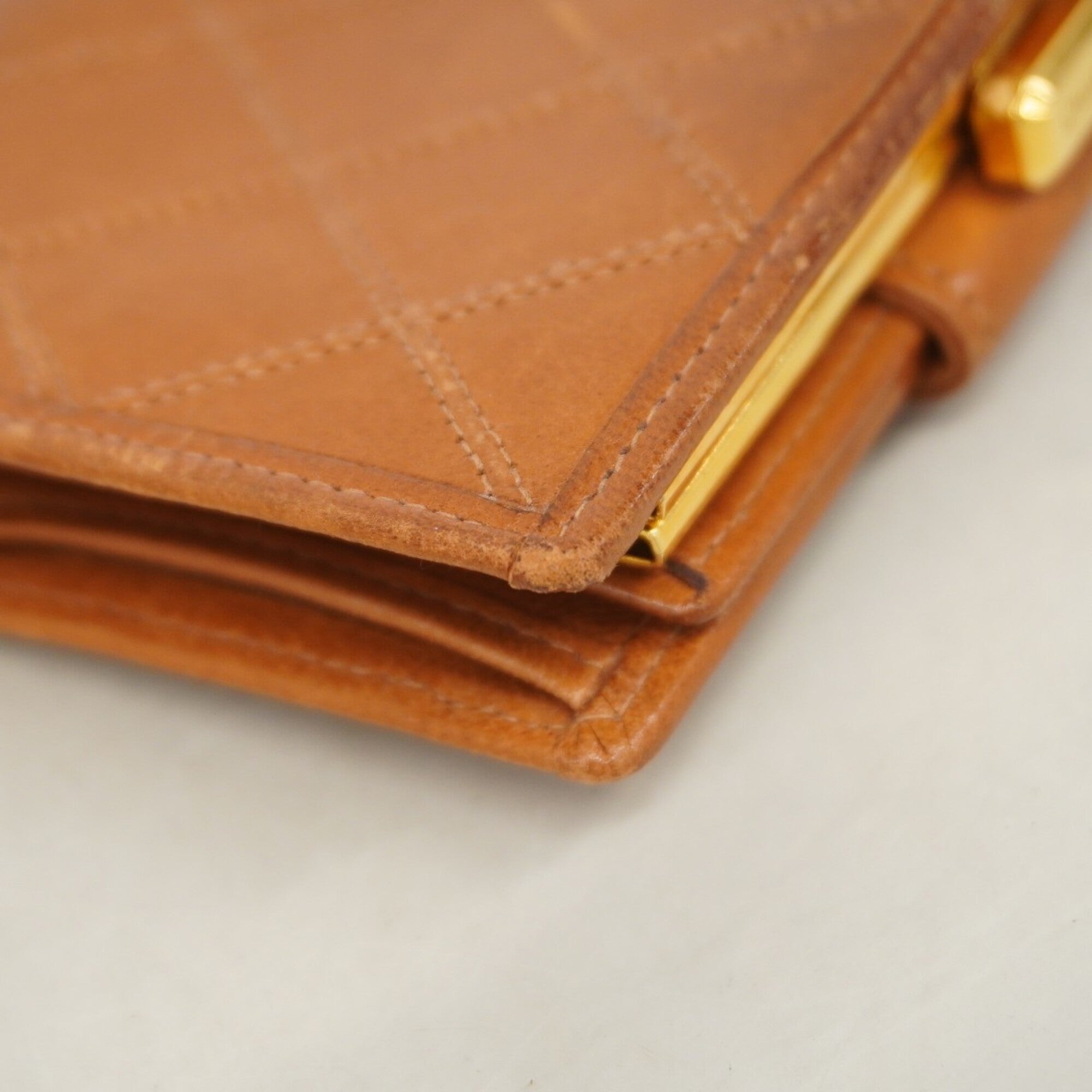 Chanel Brown Leather Wallet (Bi-Fold) (Pre-Owned)