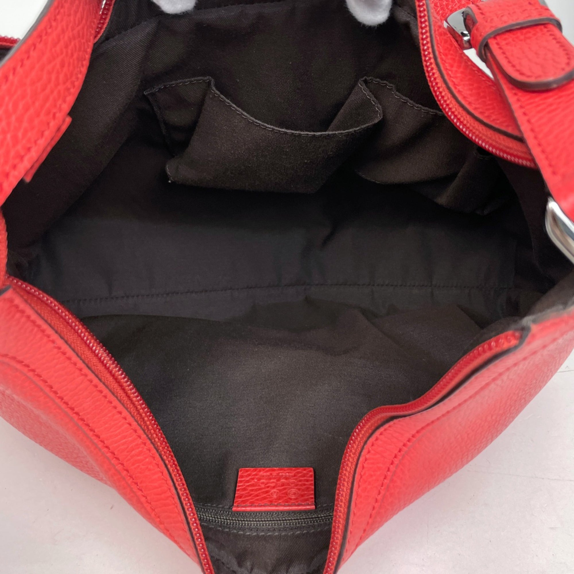 Gucci Red Color Leather Shoulder Bag (Pre-Owned)