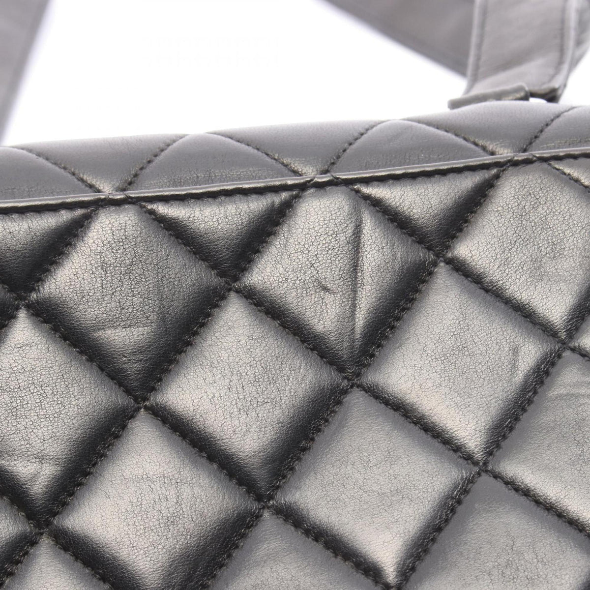 Chanel Black Leather Handbag Shoulder Bag (Pre-Owned)