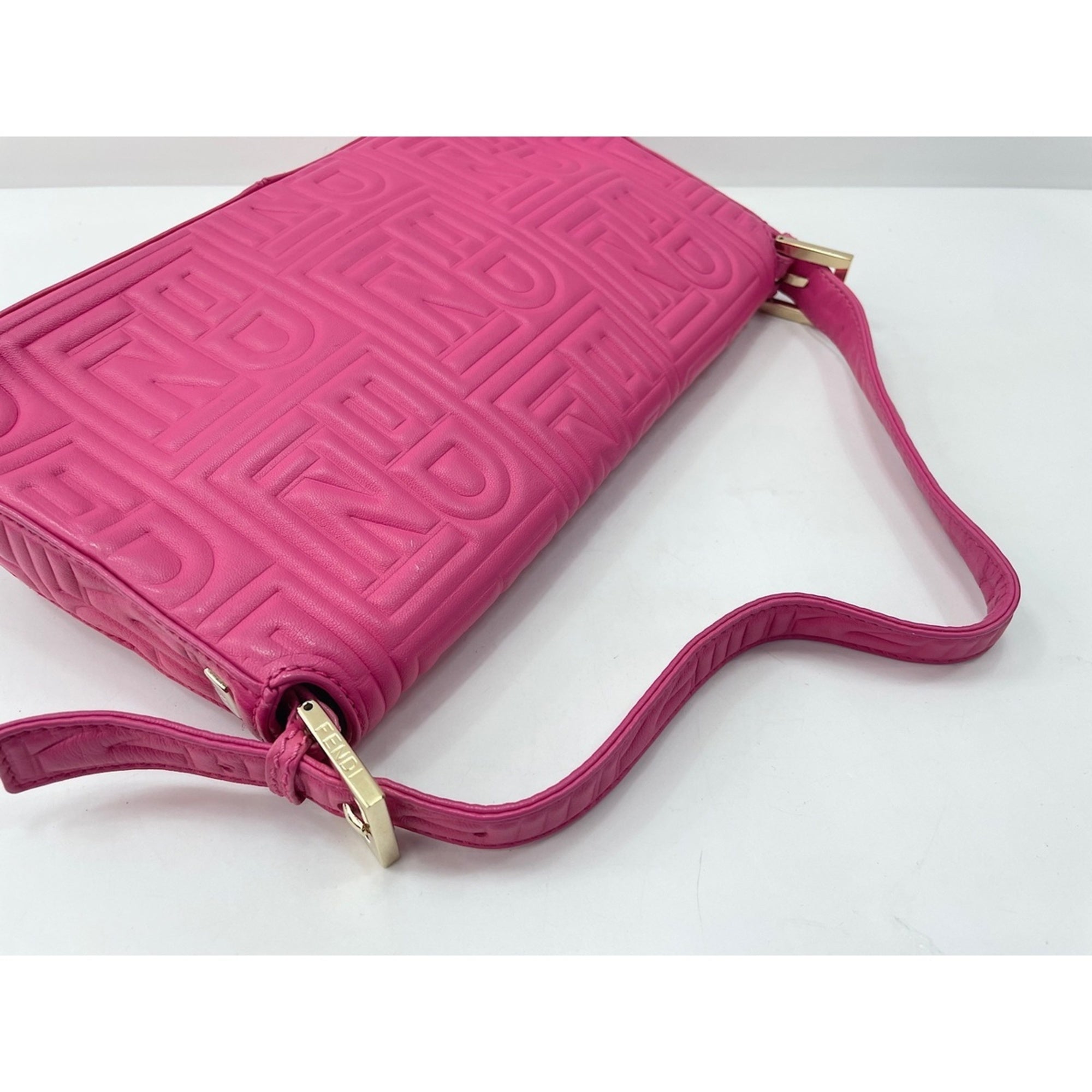 Fendi Pink Shoulder Bag (Pre-Owned)