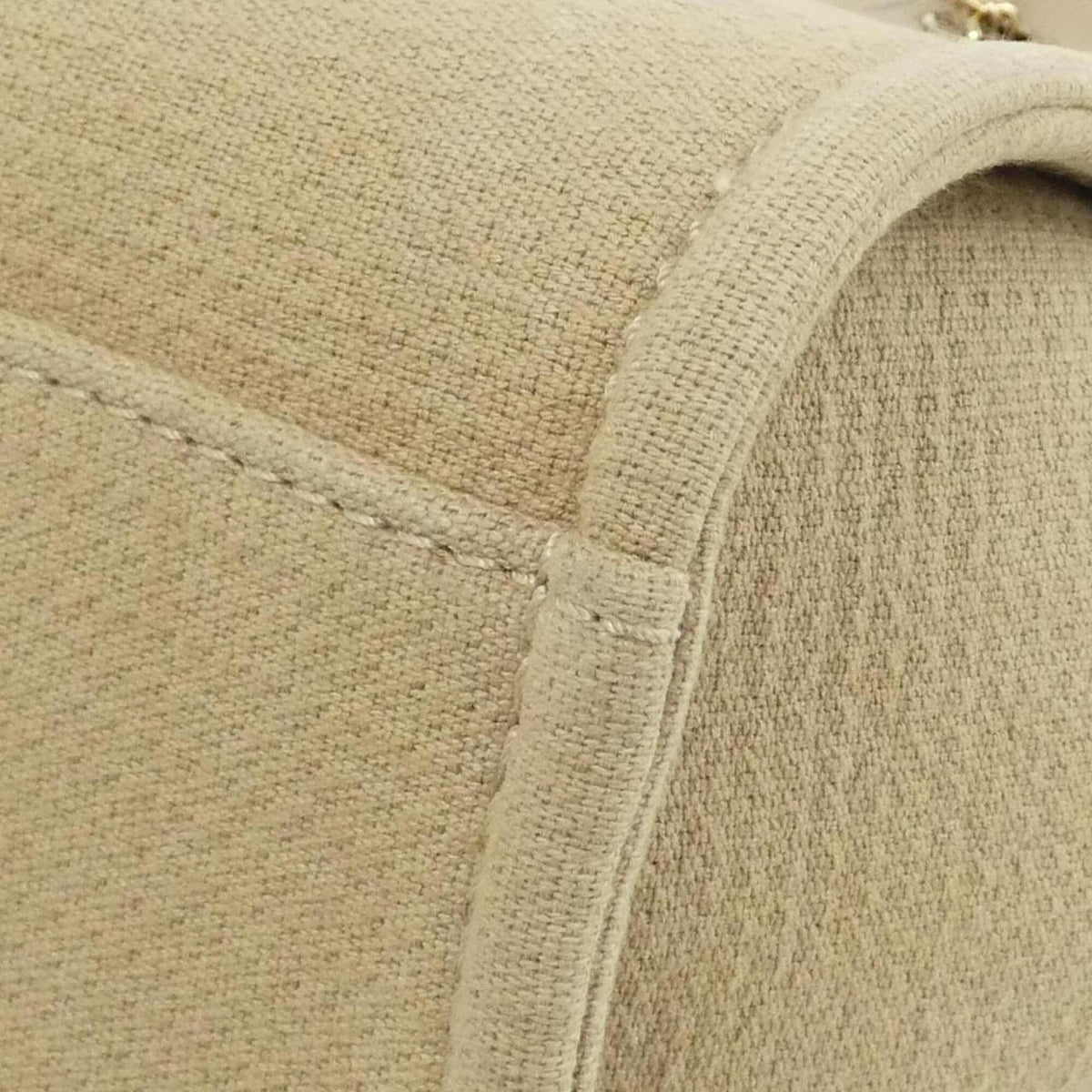 Chanel Beige Handbag Pouch (Pre-Owned)