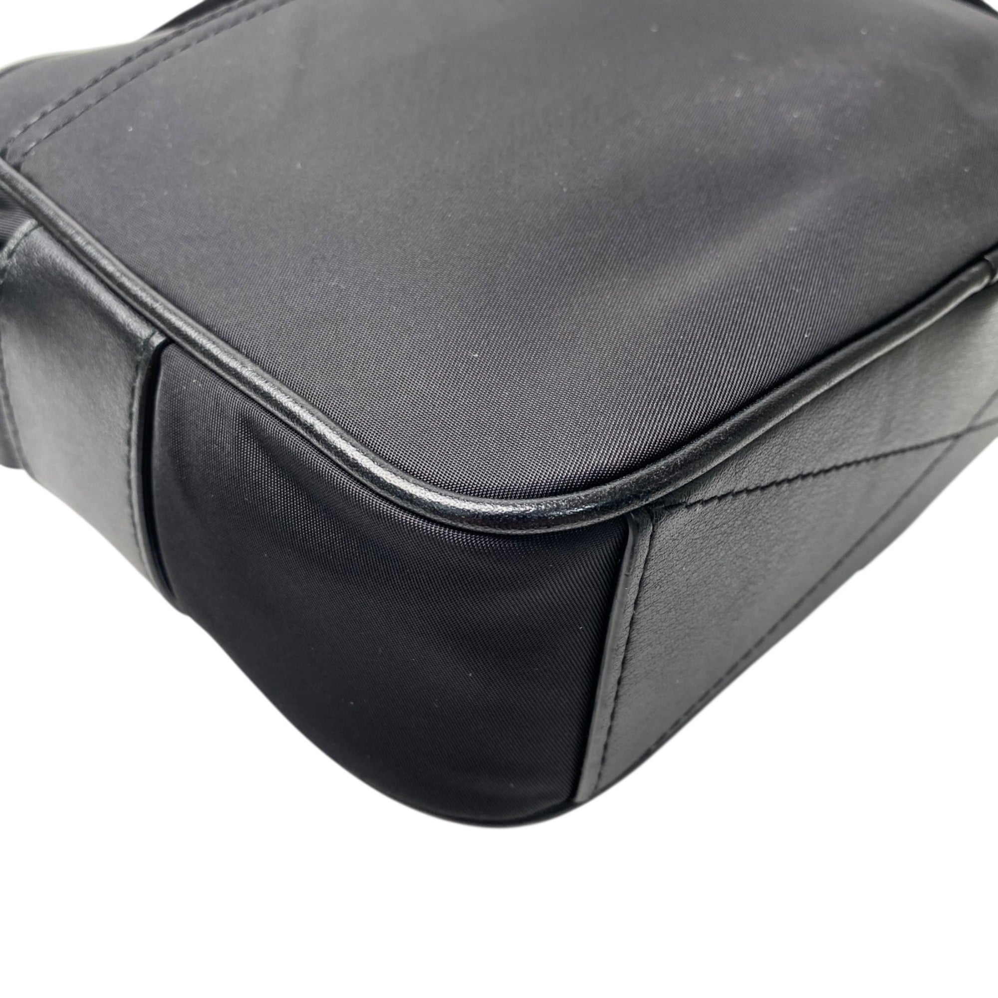Burberry Black Nylon Shoulder Bag (Pre-Owned)