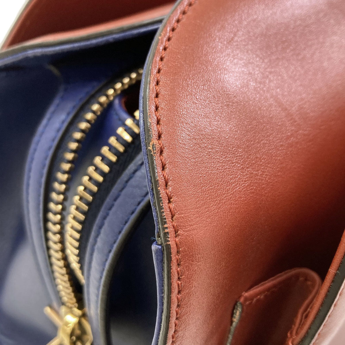 Tod's Brown Leather Handbag (Pre-Owned)