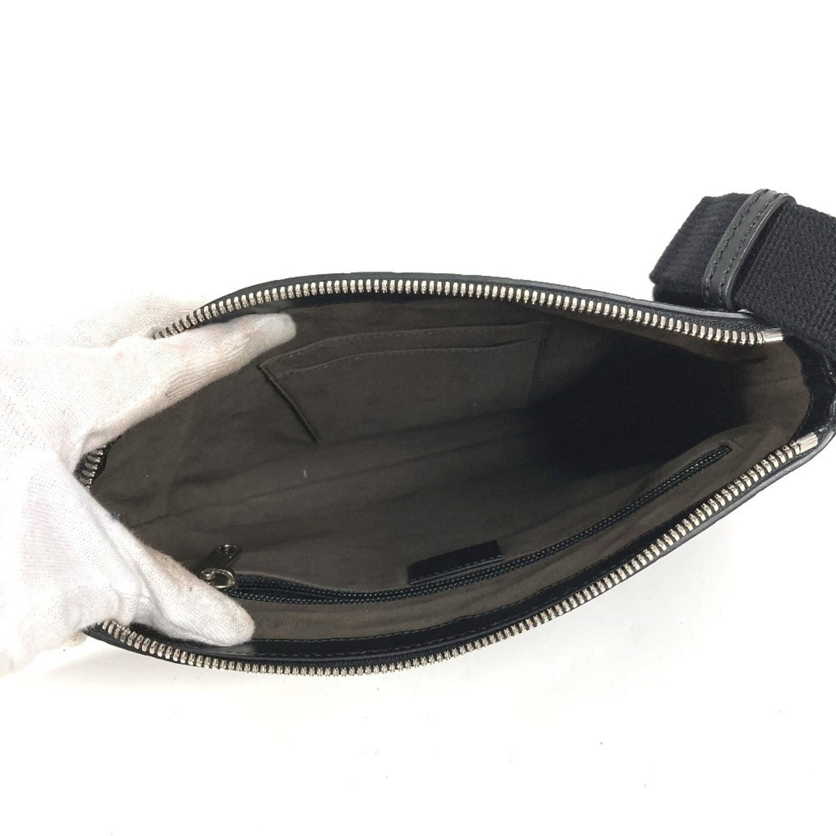 Gucci Black Pochette Shoulder Bag (Pre-Owned)
