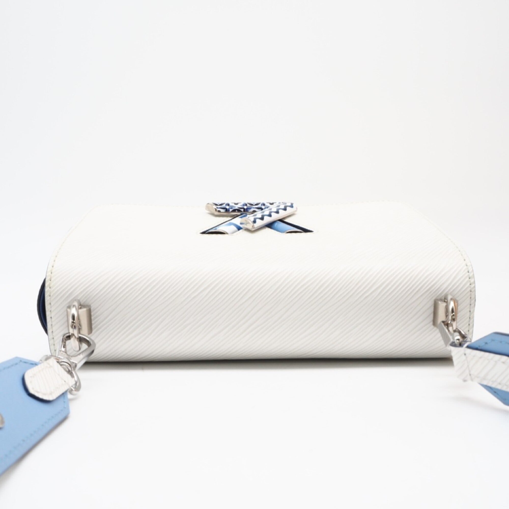 Louis Vuitton Blue White Shoulder Bag (Pre-Owned)