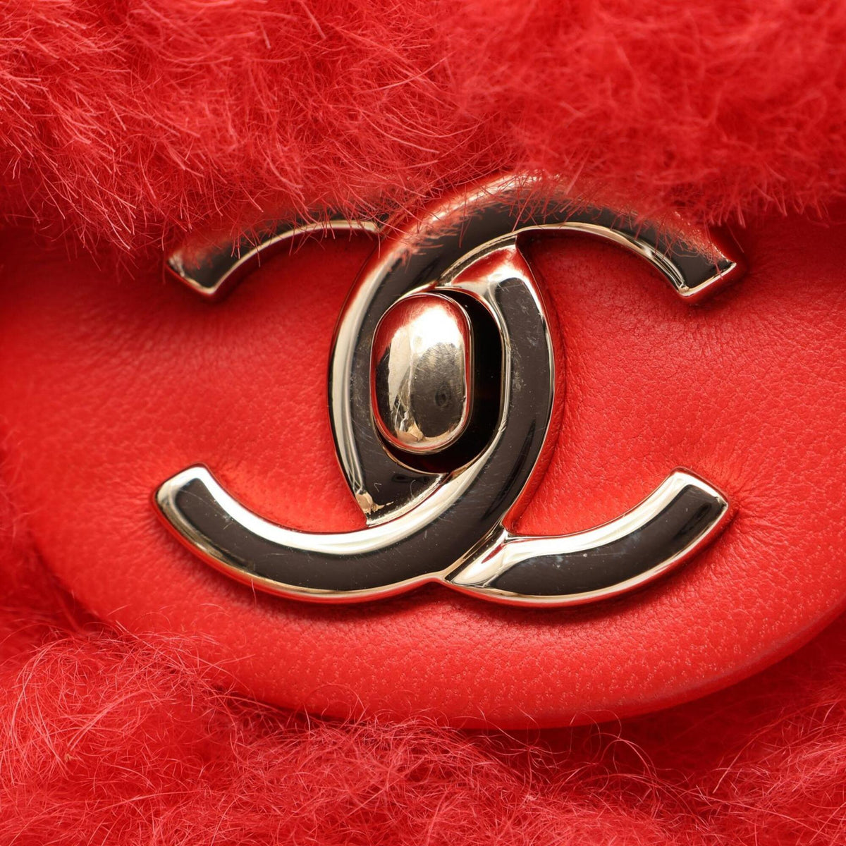 Chanel Red Color Leather Handbag Shoulder Bag (Pre-Owned)