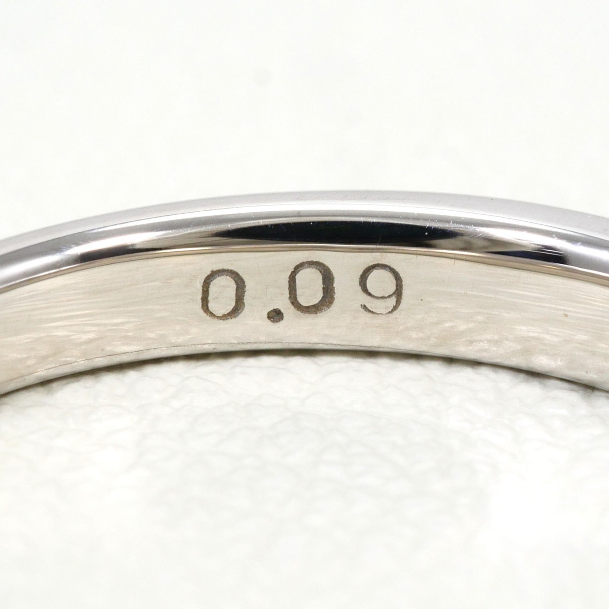 Unbranded White Gold White Gold (10K) Band Ring (Pre-Owned)