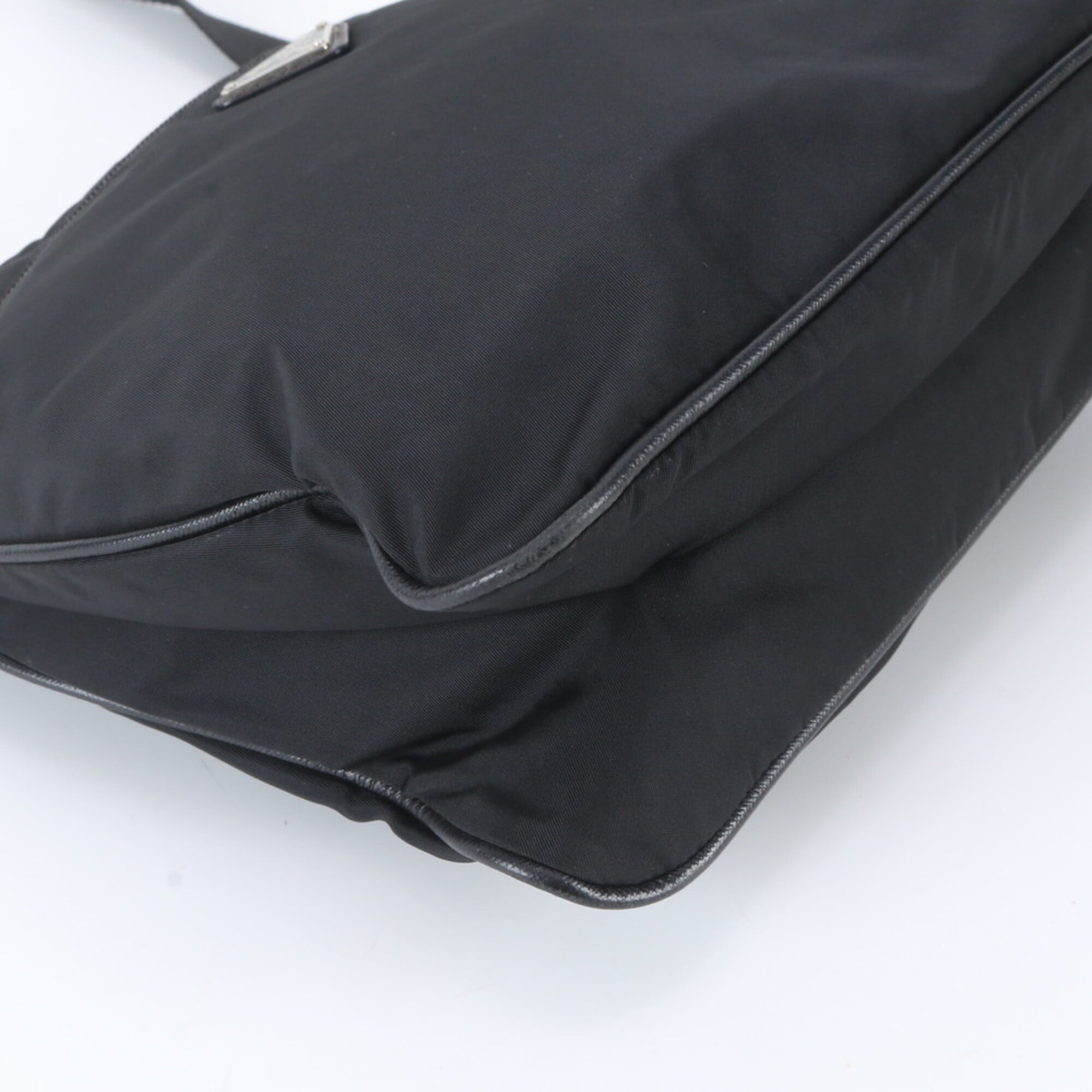 Prada Black Nylon Leather Messenger Bag Shoulder Bag (Pre-Owned)