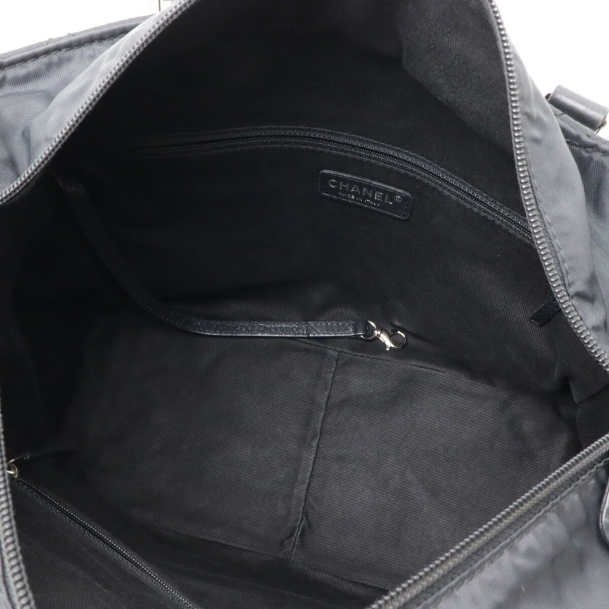 Chanel Black Leather Shoulder Bag Tote Bag (Pre-Owned)