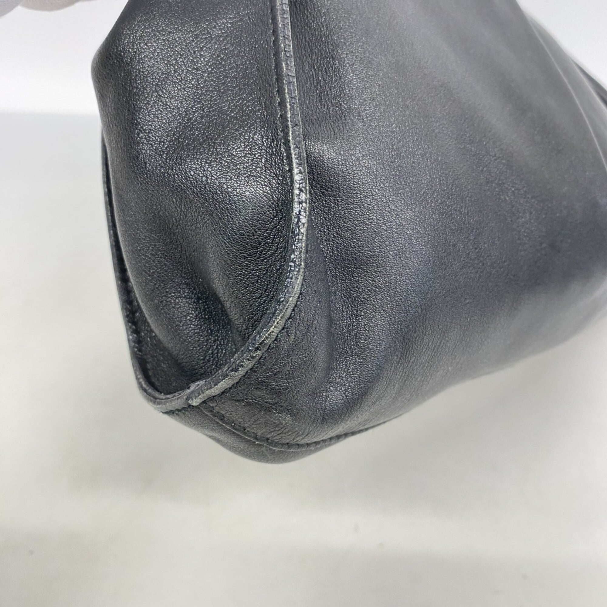 Gucci Black Leather Handbag (Pre-Owned)