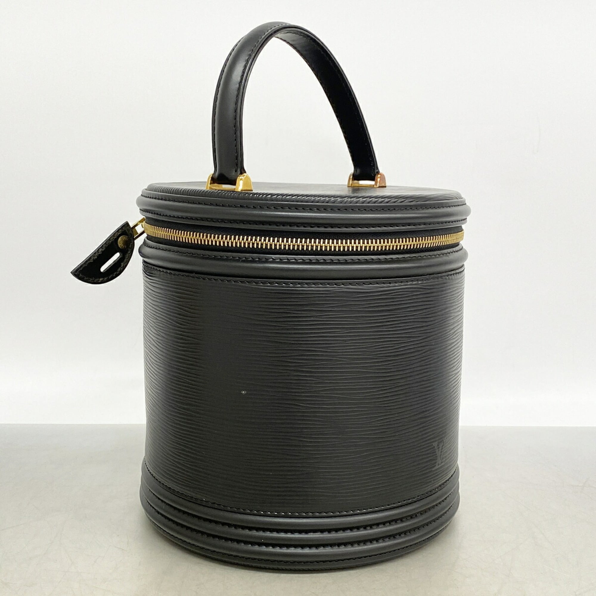 Louis Vuitton Noir Handbag (Pre-Owned)