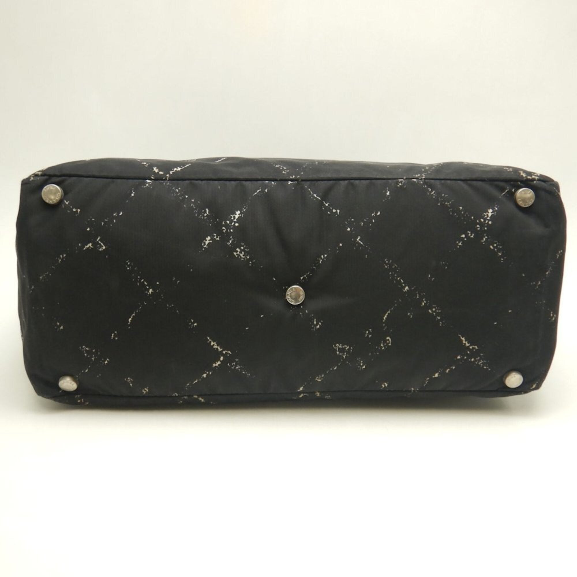 Chanel Black White Nylon Tote Bag (Pre-Owned)