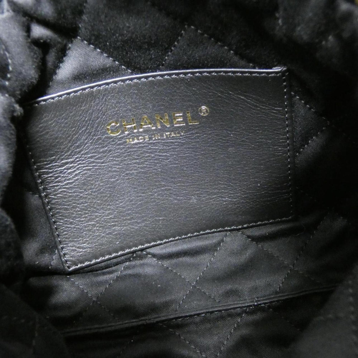 Chanel Black Leather Handbag (Pre-Owned)