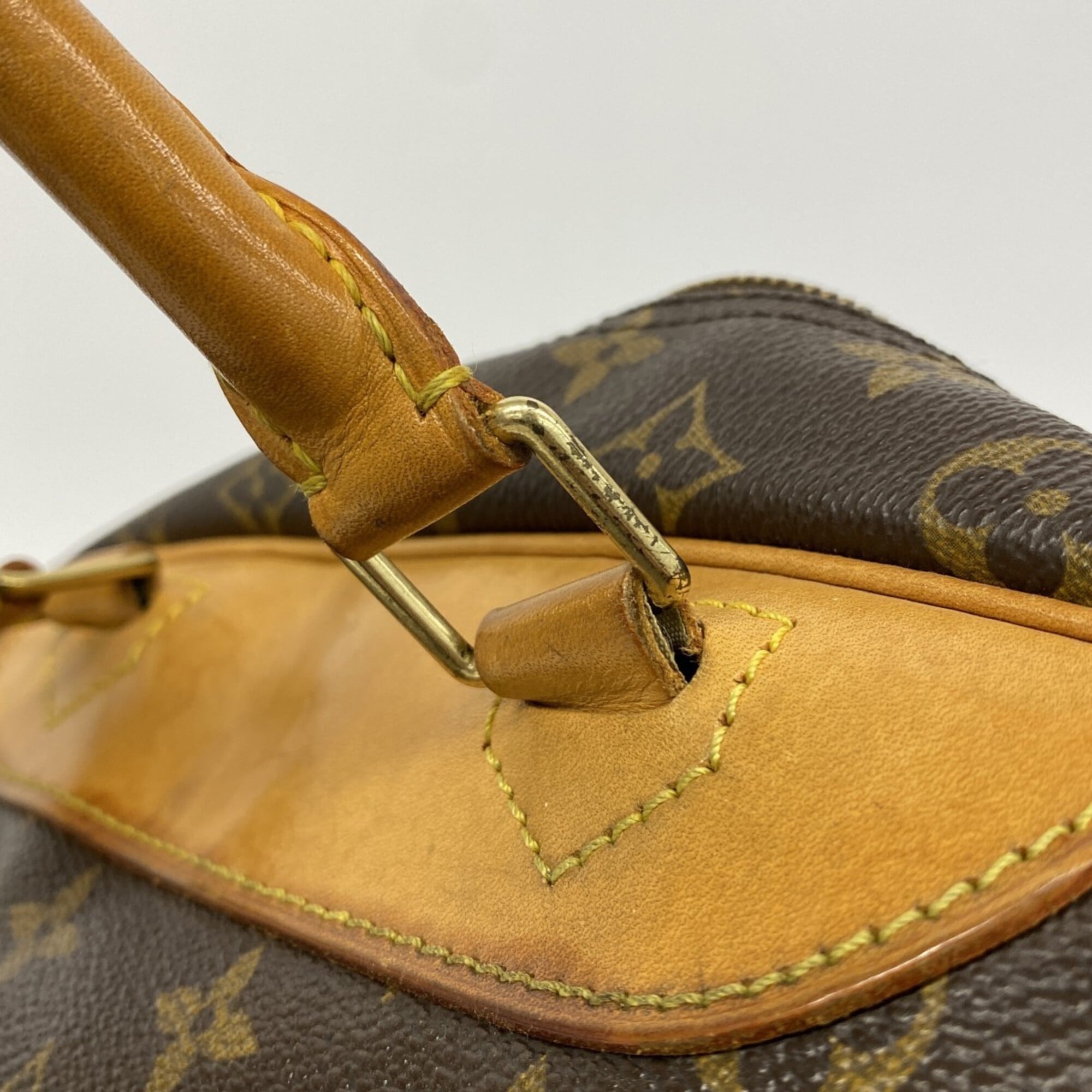 Louis Vuitton Brown Handbag (Pre-Owned)