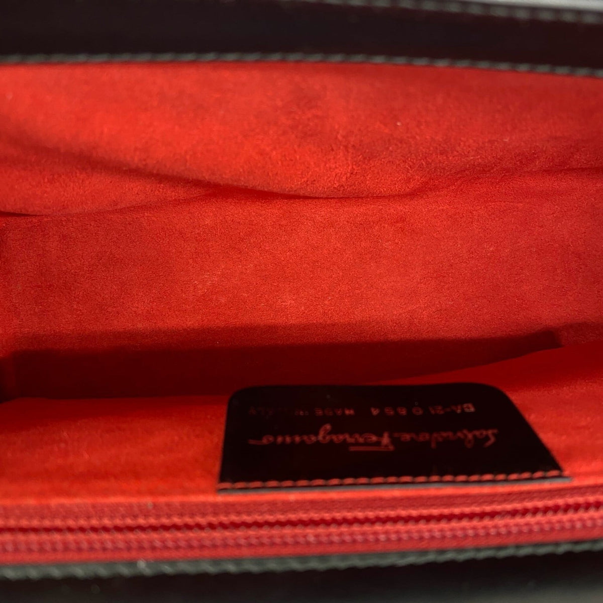 Salvatore Ferragamo Black Leather Handbag Shoulder Bag (Pre-Owned)