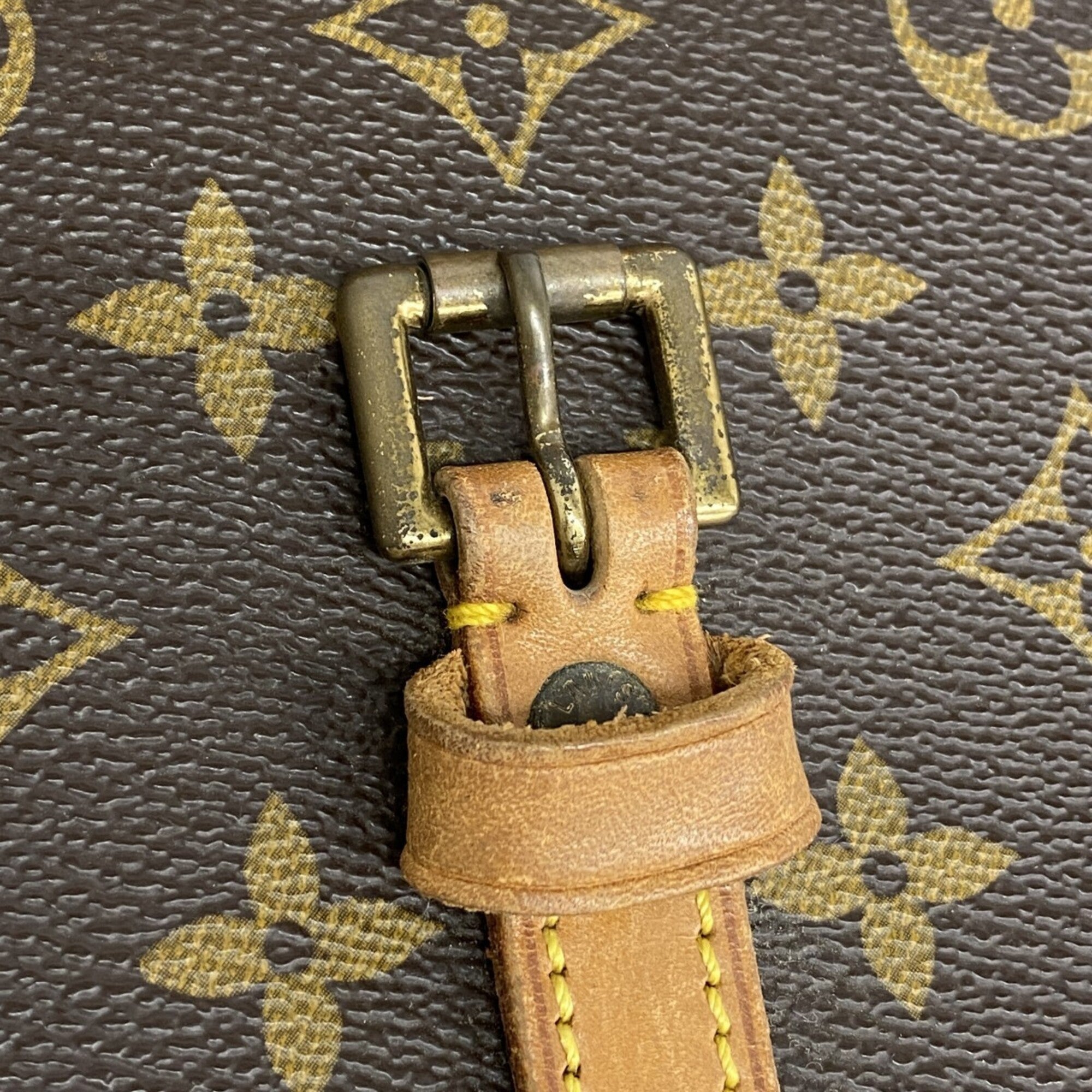 Louis Vuitton Brown Shoulder Bag (Pre-Owned)
