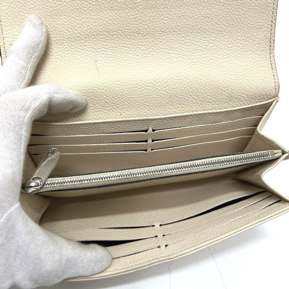 Louis Vuitton White Leather Long Wallet (Bi-Fold) (Pre-Owned)