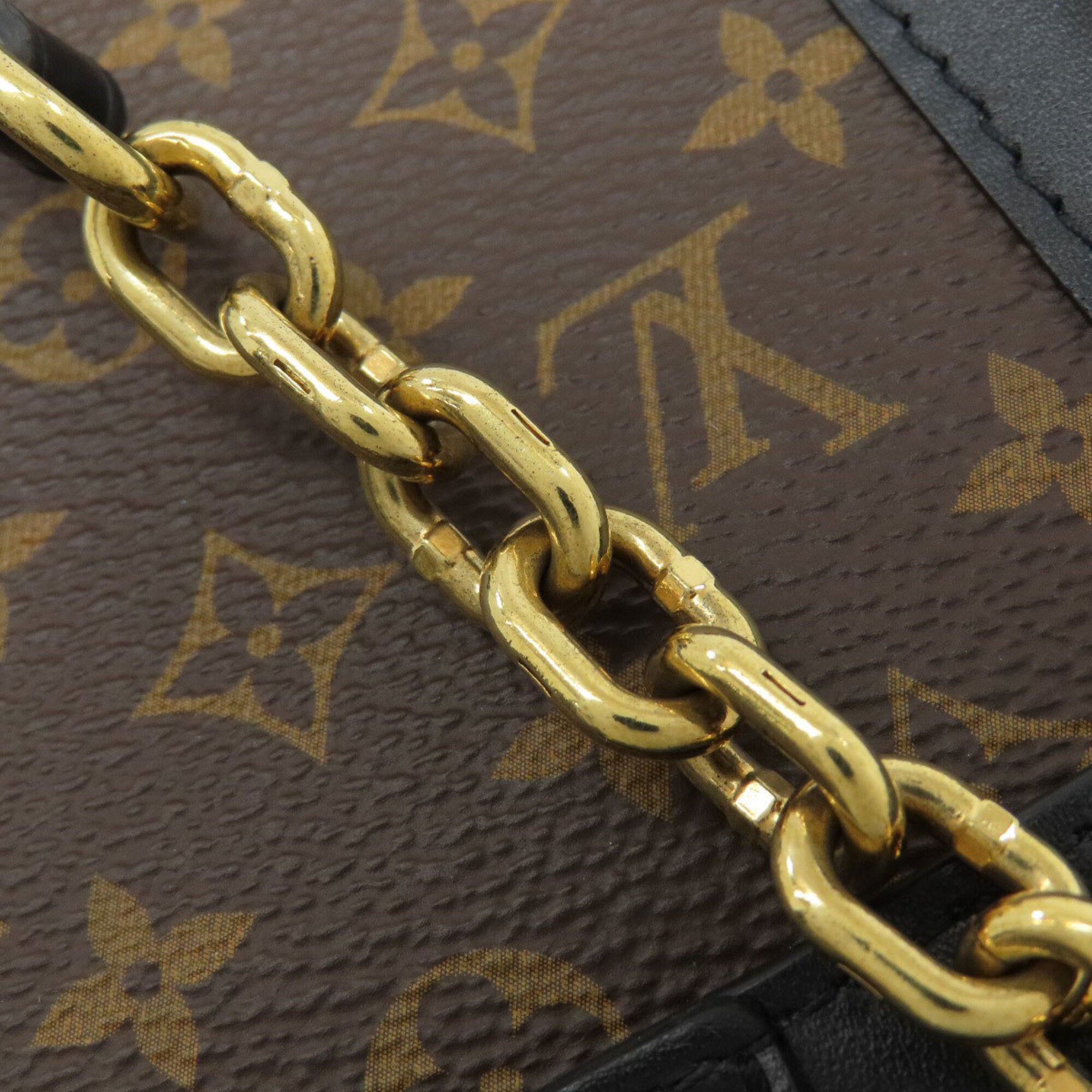 Louis Vuitton Monogram Monogram Canvas Pochette Shoulder Bag (Pre-Owned)