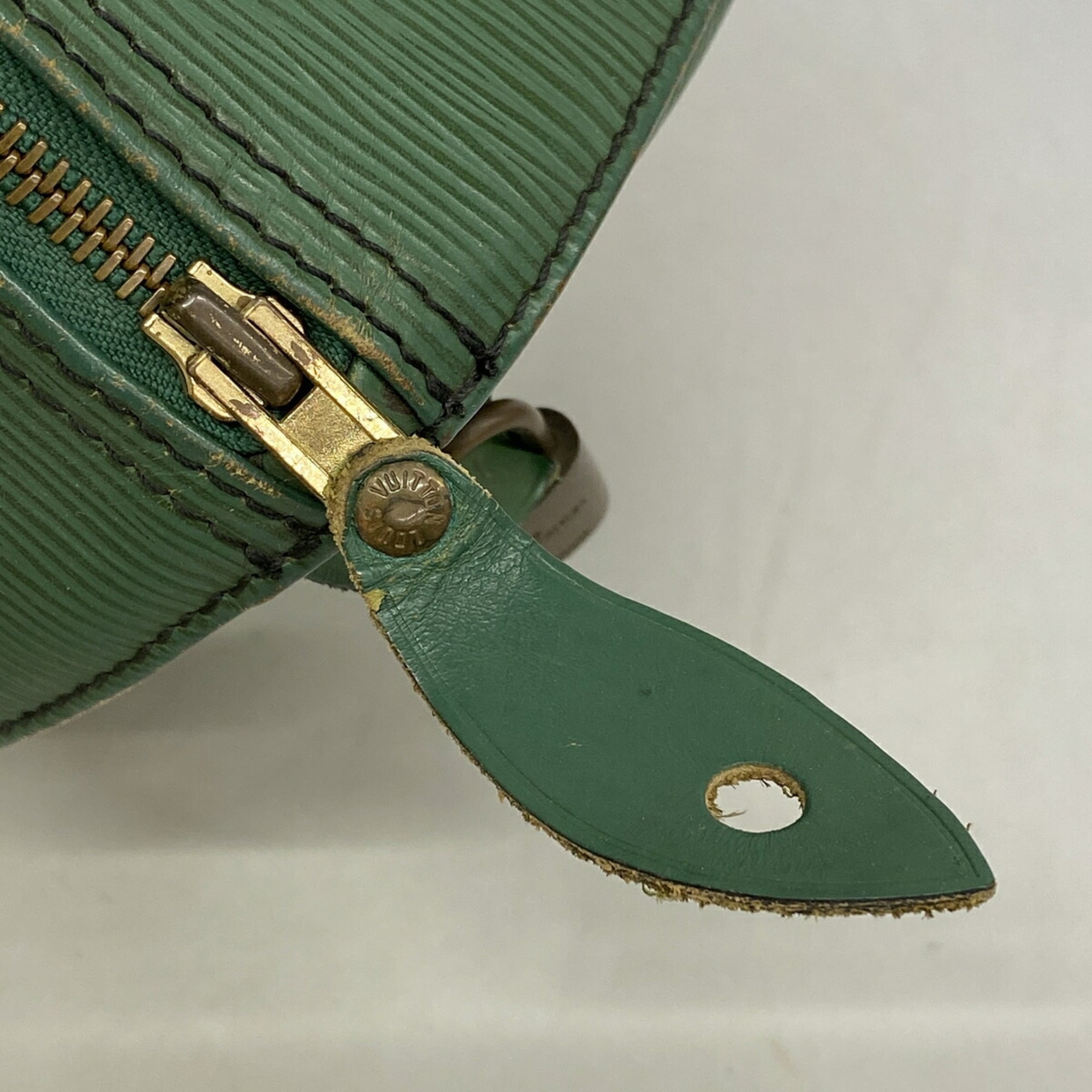 Louis Vuitton Borneo Green Handbag (Pre-Owned)