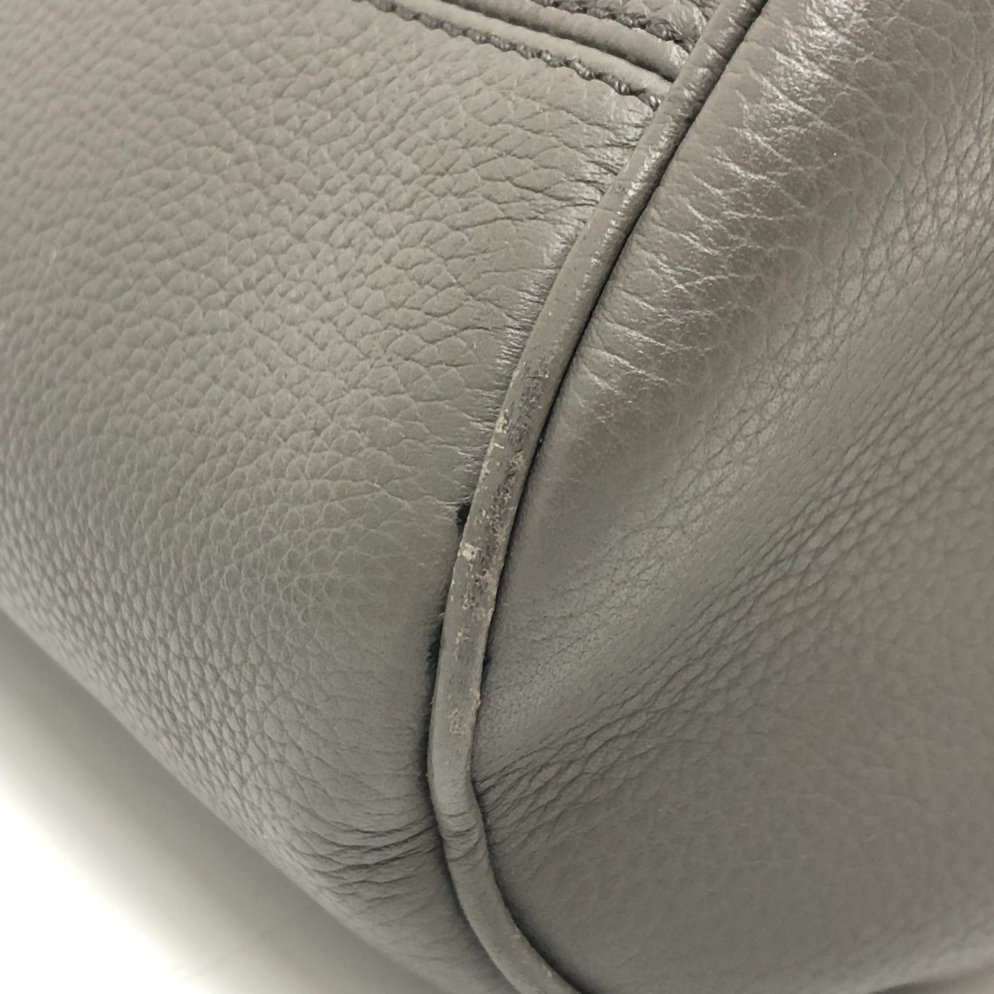Christian Dior Gray Leather Shoulder Bag (Pre-Owned)