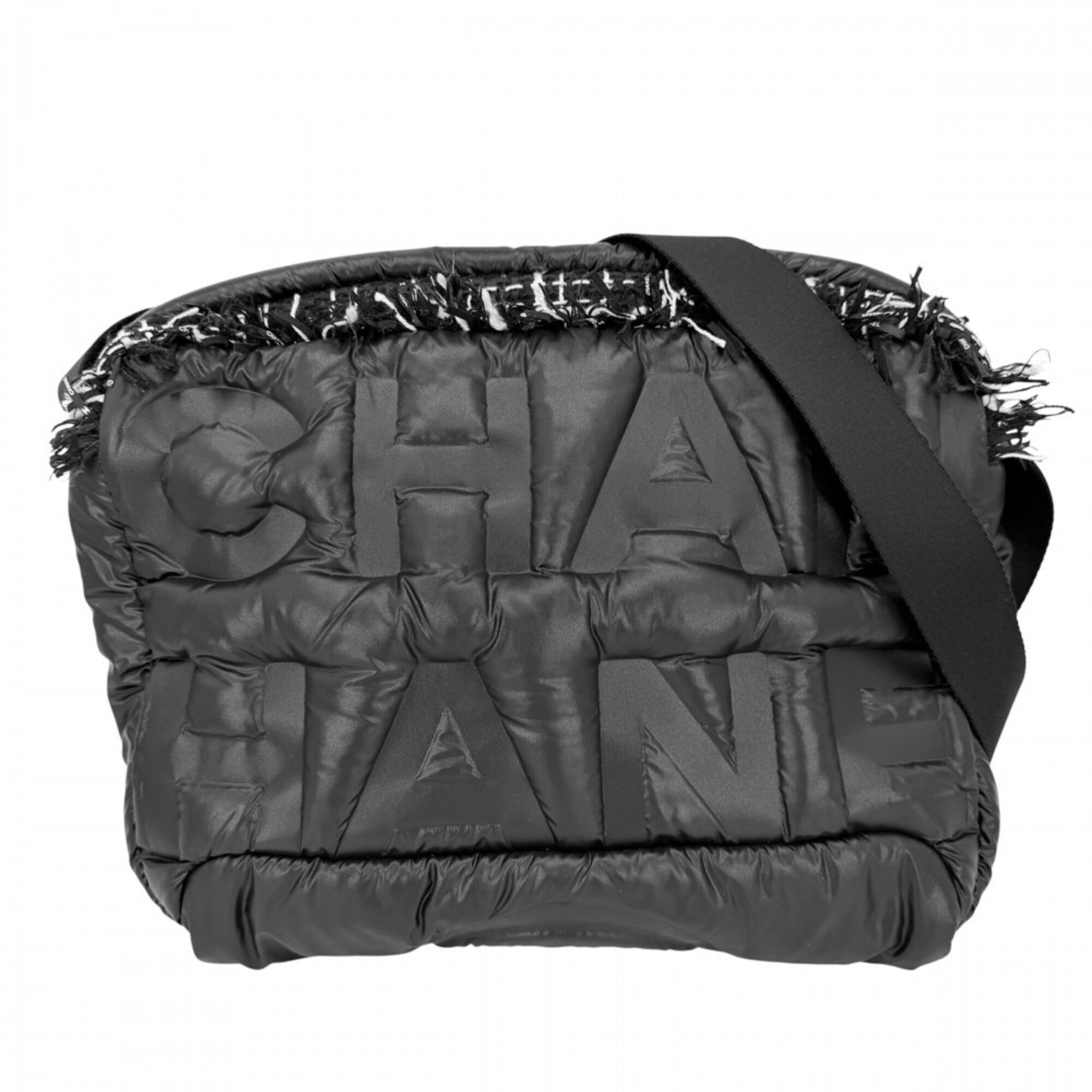 Chanel Black Nylon Shoulder Bag (Pre-Owned)