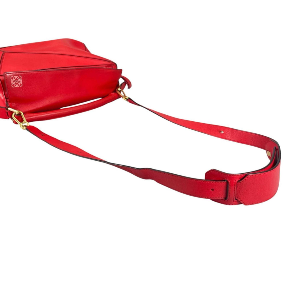 Loewe Red Color Shoulder Bag (Pre-Owned)