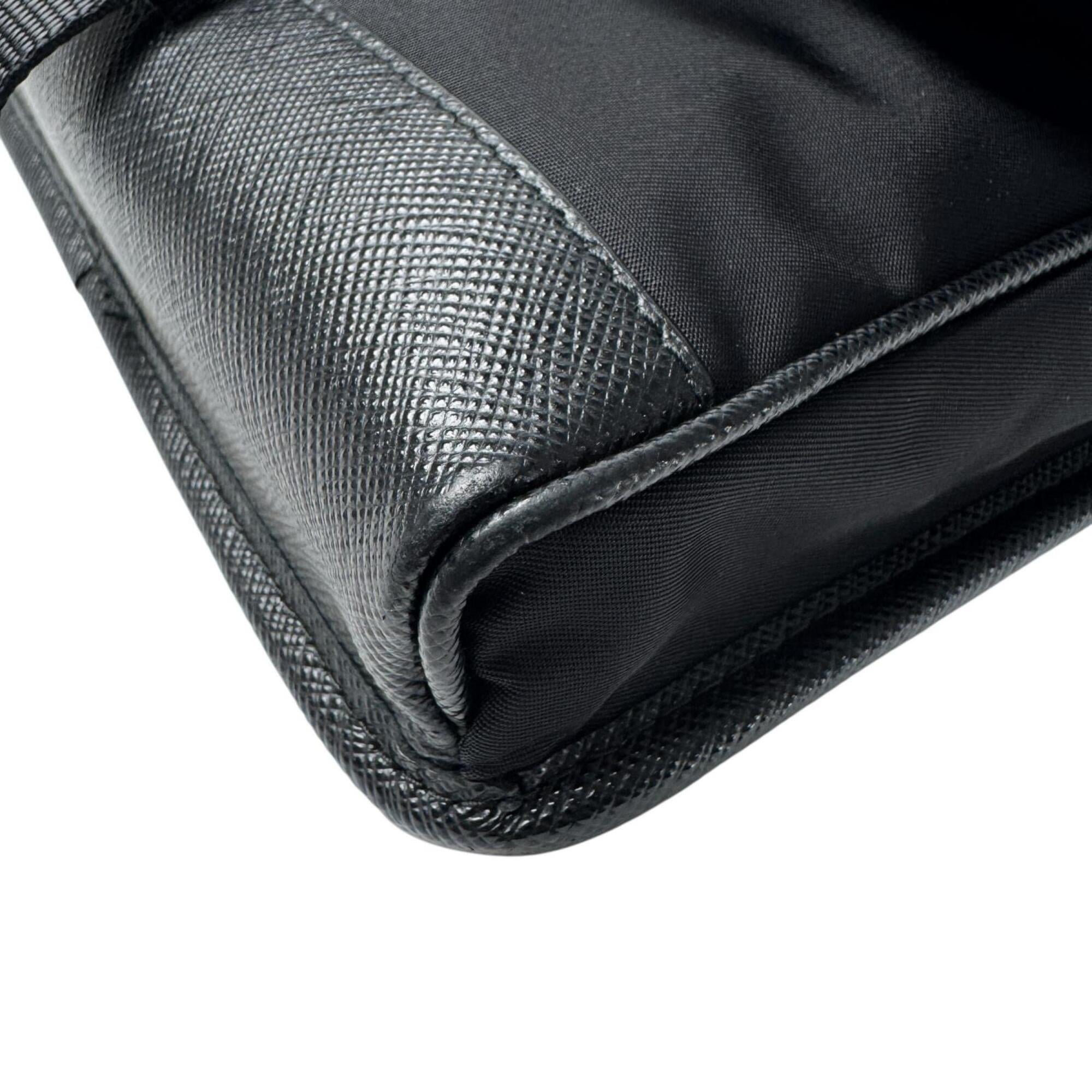 Prada Black Leather Shoulder Bag (Pre-Owned)