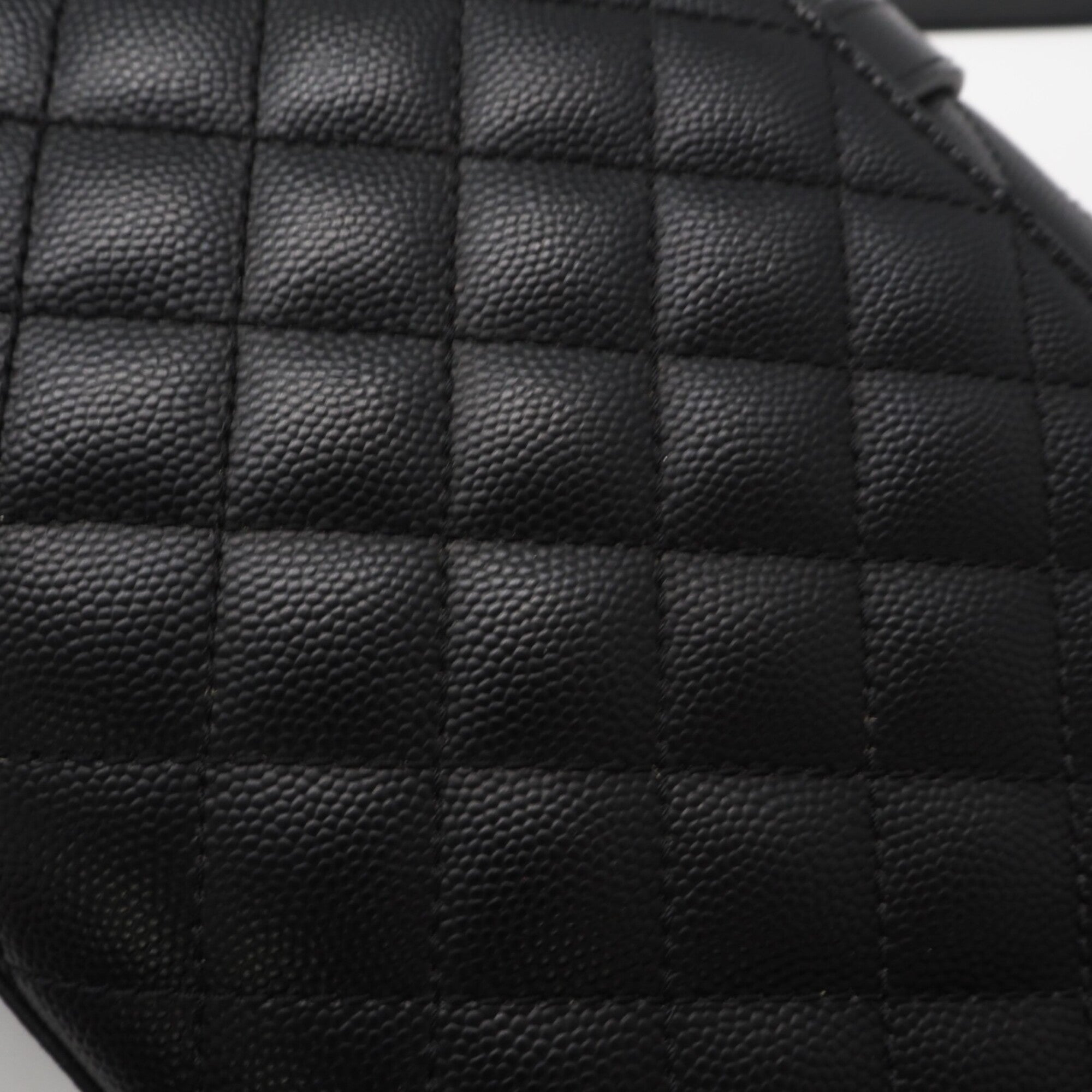 Yves Saint Laurent Black Leather Shoulder Bag (Pre-Owned)