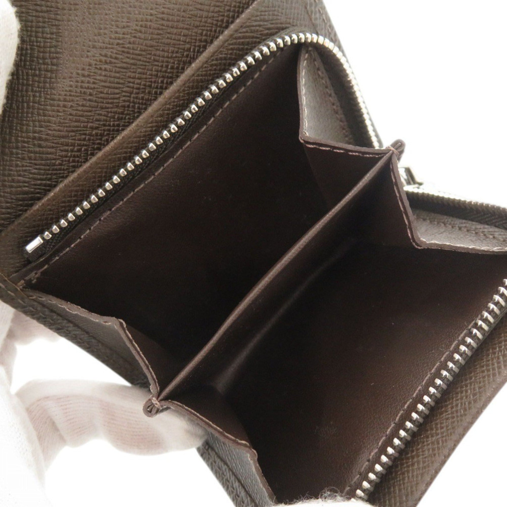 Louis Vuitton Brown Grizzly Taiga Leather Coin Purse/Coin Case (Pre-Owned)