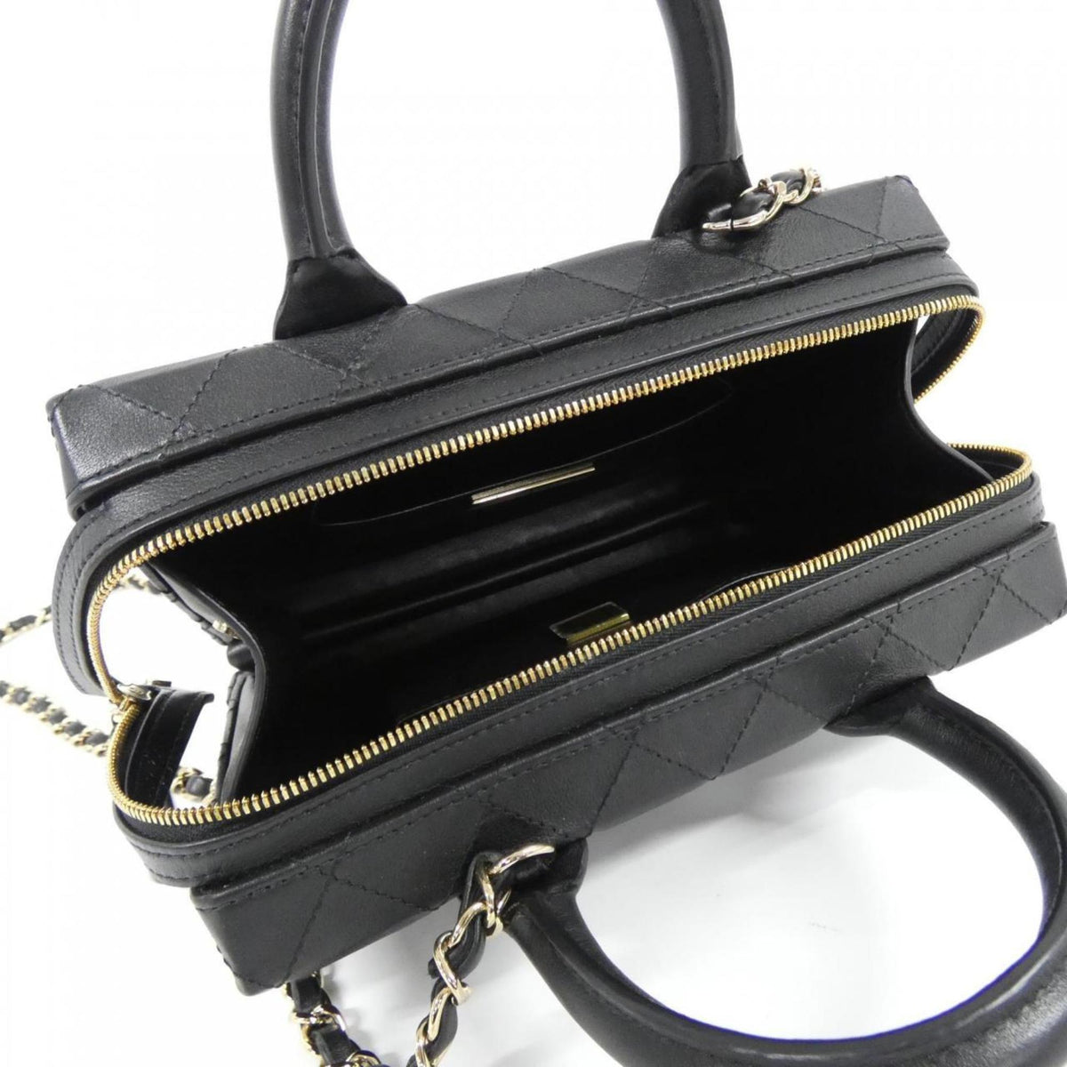 Chanel Black Leather Handbag (Pre-Owned)