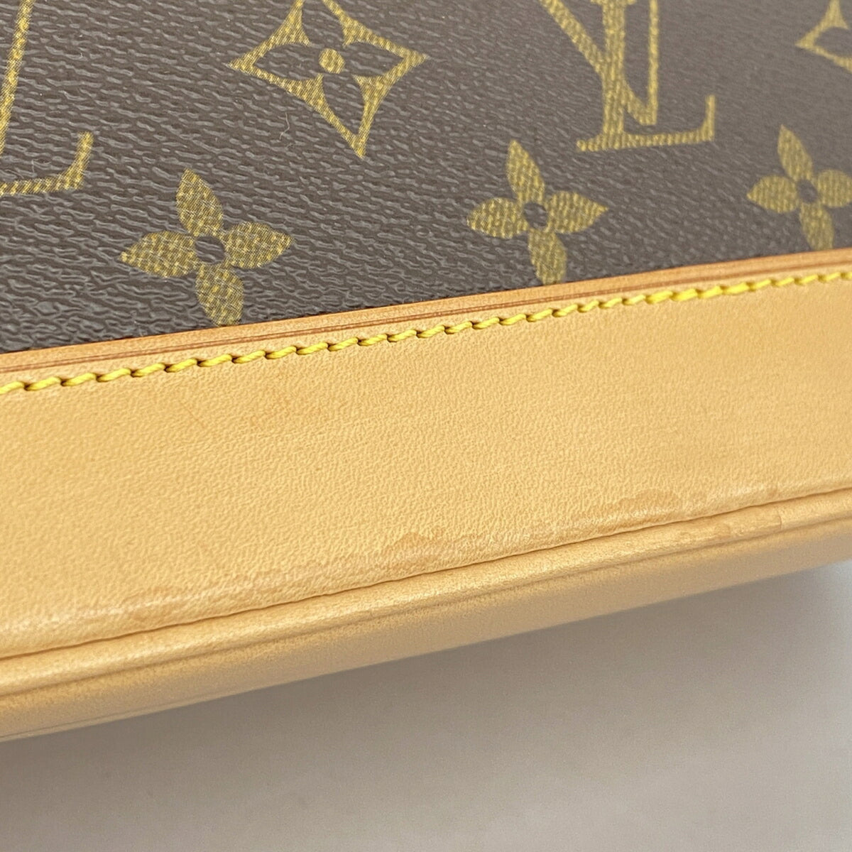 Louis Vuitton Brown Handbag (Pre-Owned)