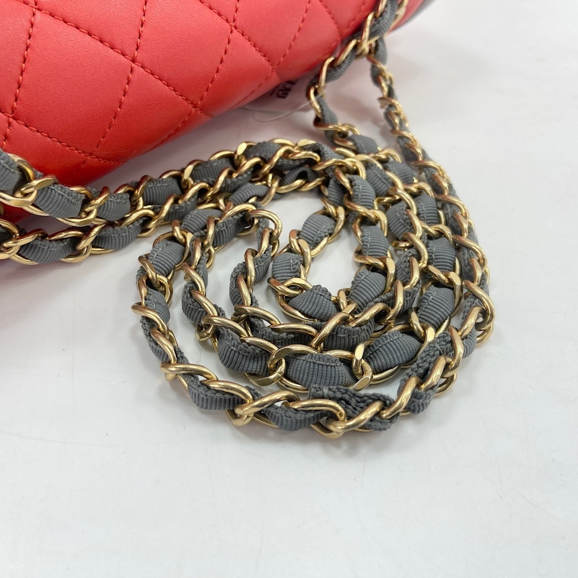 Chanel Red Color Shoulder Bag (Pre-Owned)