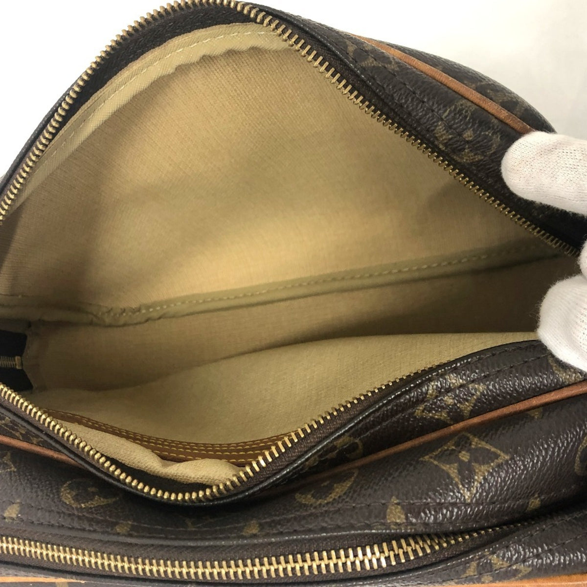 Louis Vuitton Brown Monogram Monogram Shoulder Bag (Pre-Owned)