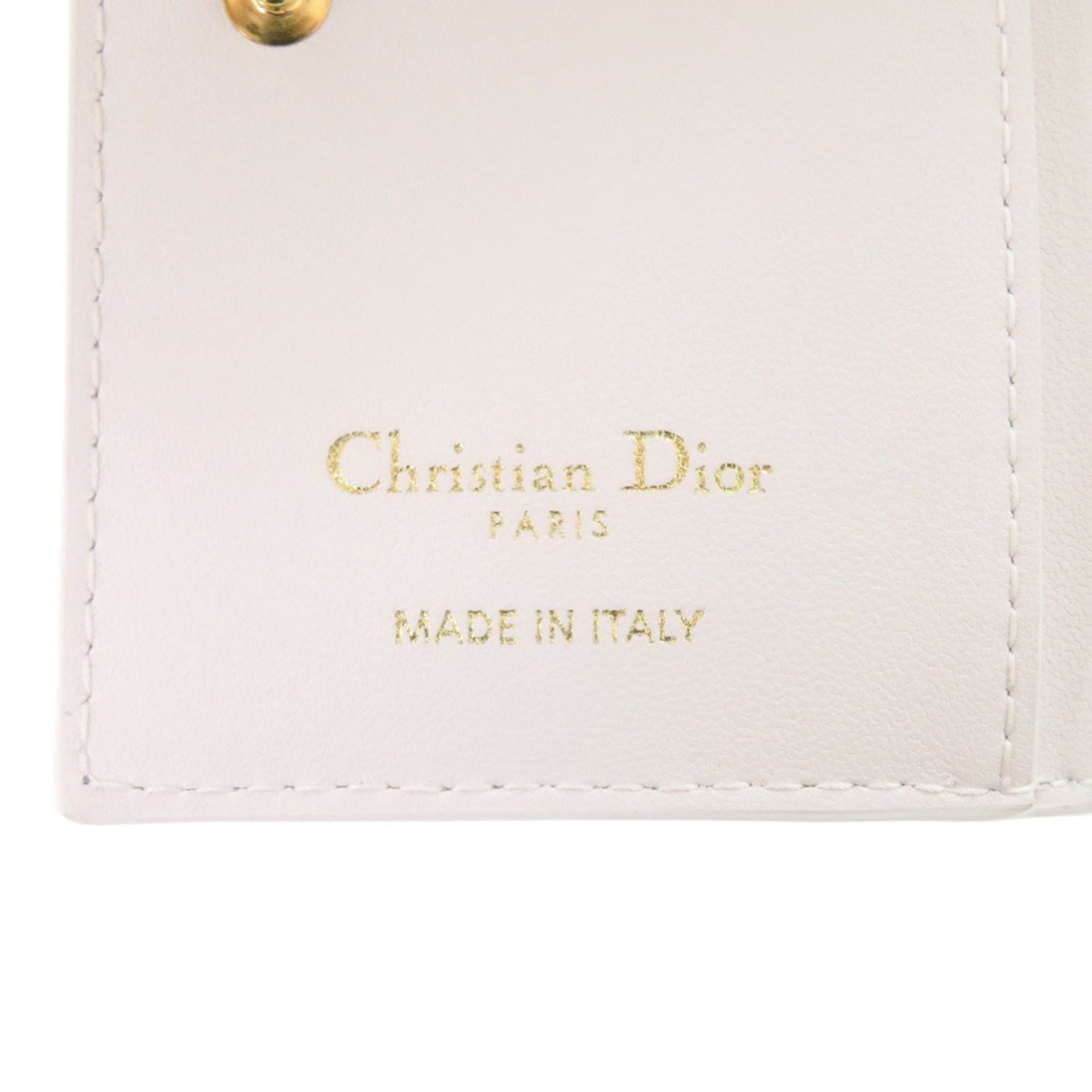 Christian Dior White Leather Wallet (Bi-Fold) (Pre-Owned)