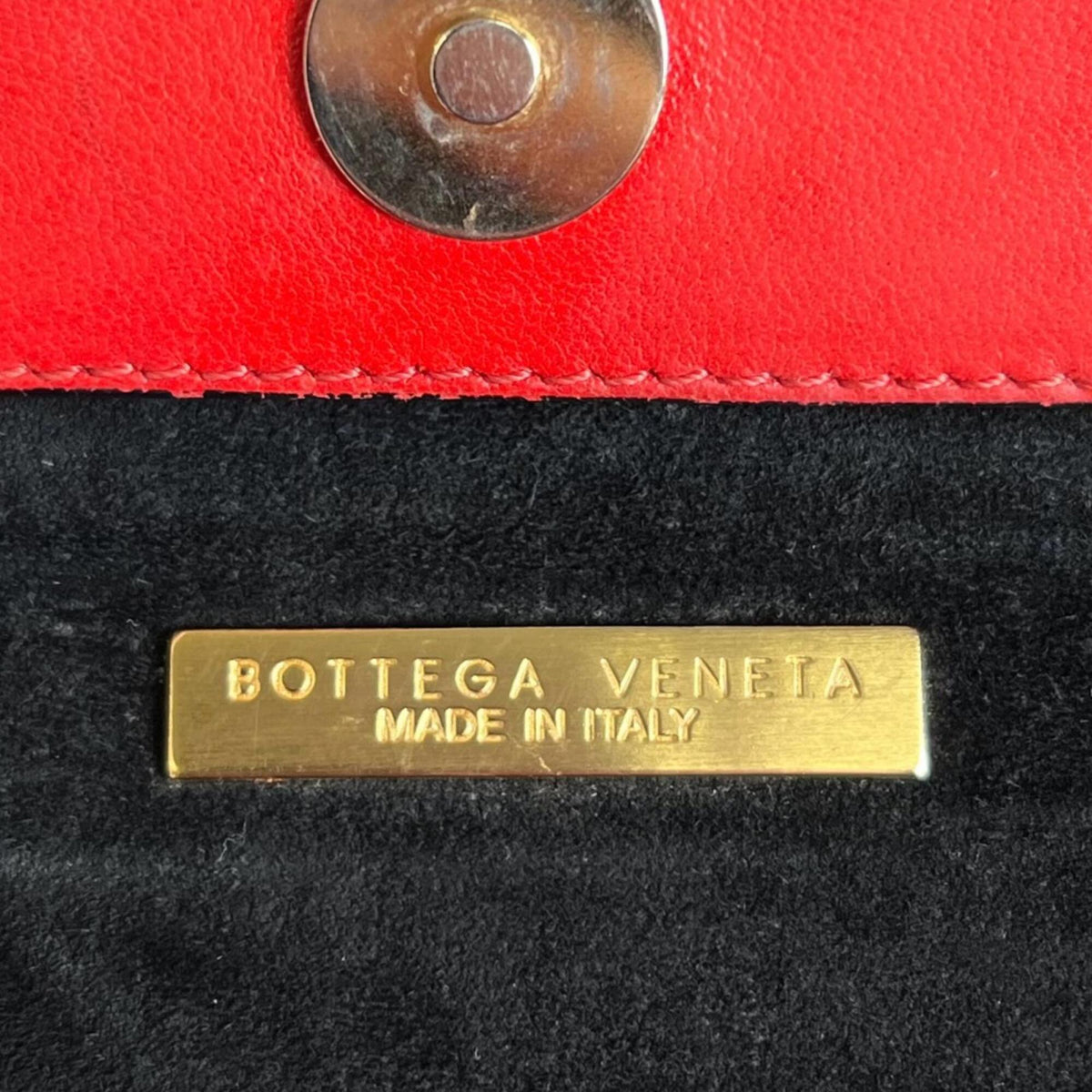 Bottega Veneta Red Color Leather Handbag (Pre-Owned)