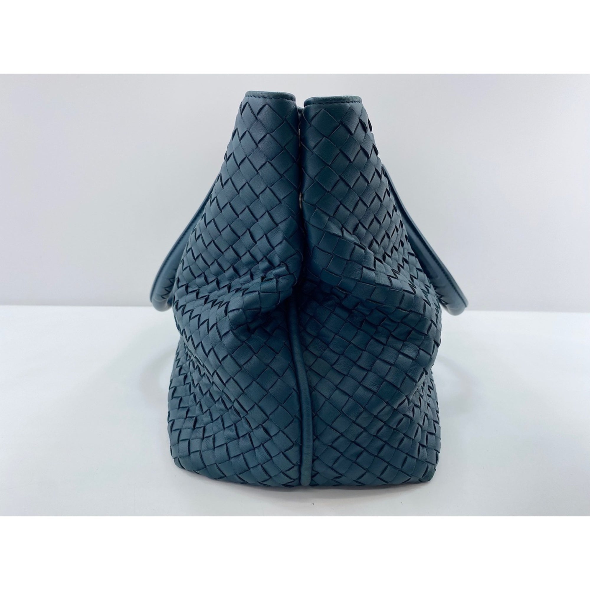 Bottega Veneta Green Handbag (Pre-Owned)