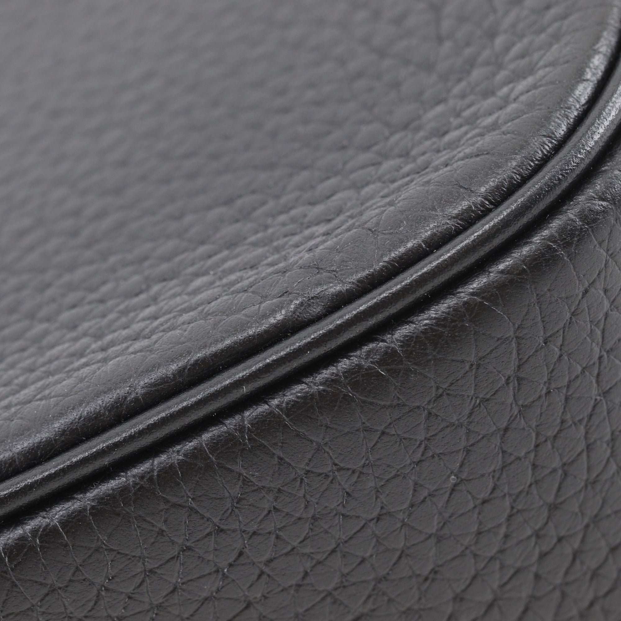 Coach Black Leather Shoulder Bag (Pre-Owned)