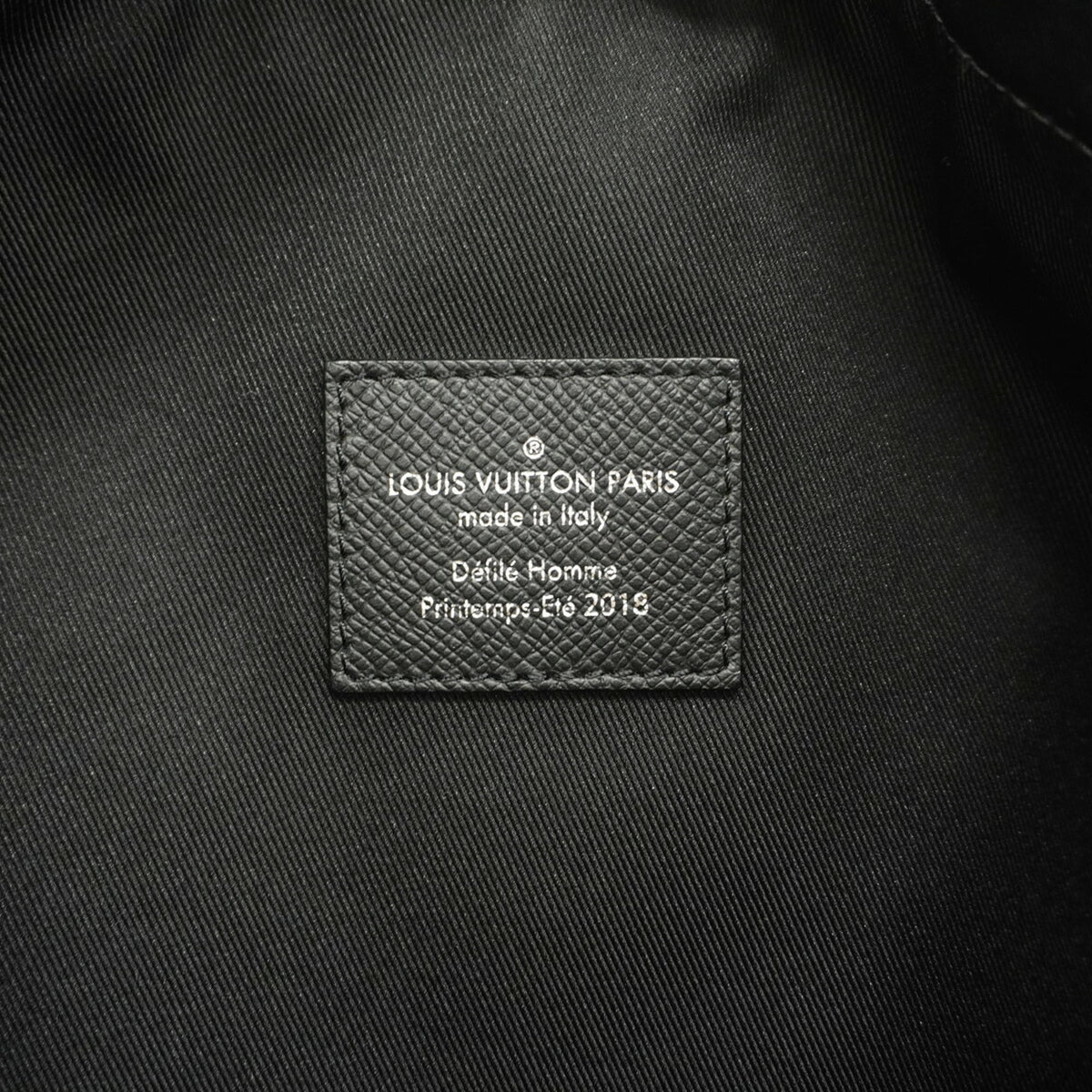 Louis Vuitton Noir Tote Bag (Pre-Owned)