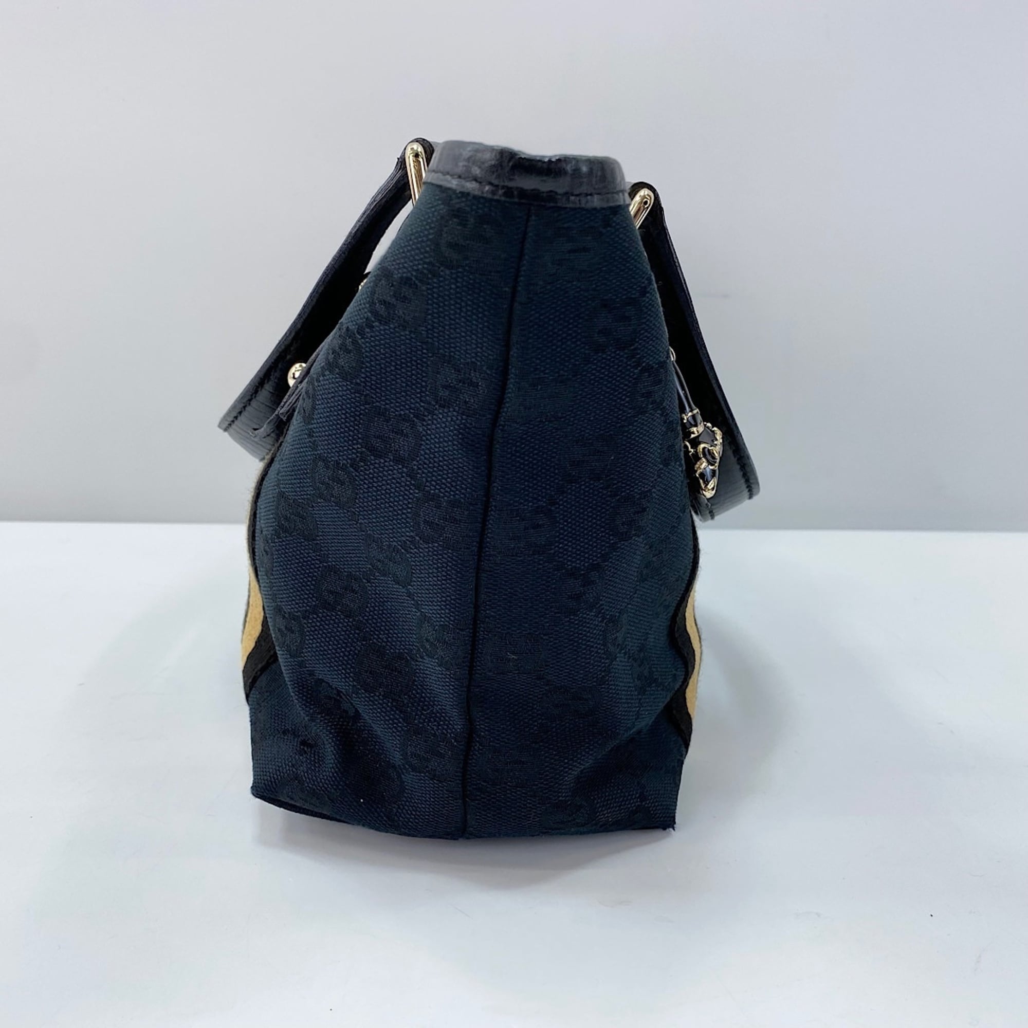 Gucci Black Handbag (Pre-Owned)