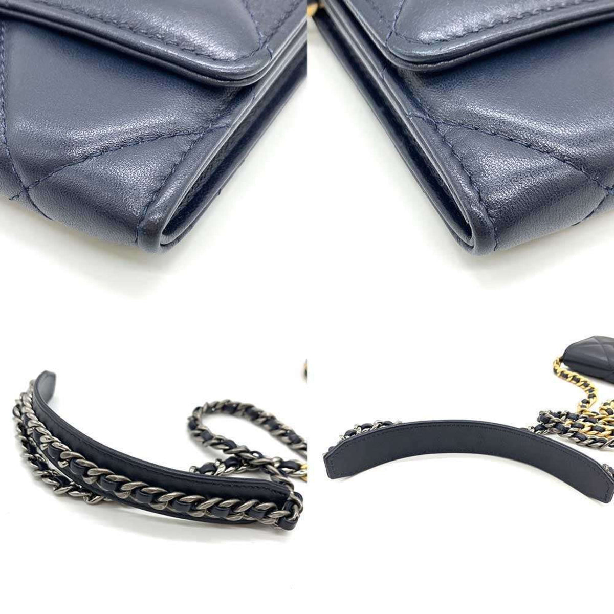 Chanel Navy Shoulder Bag (Pre-Owned)
