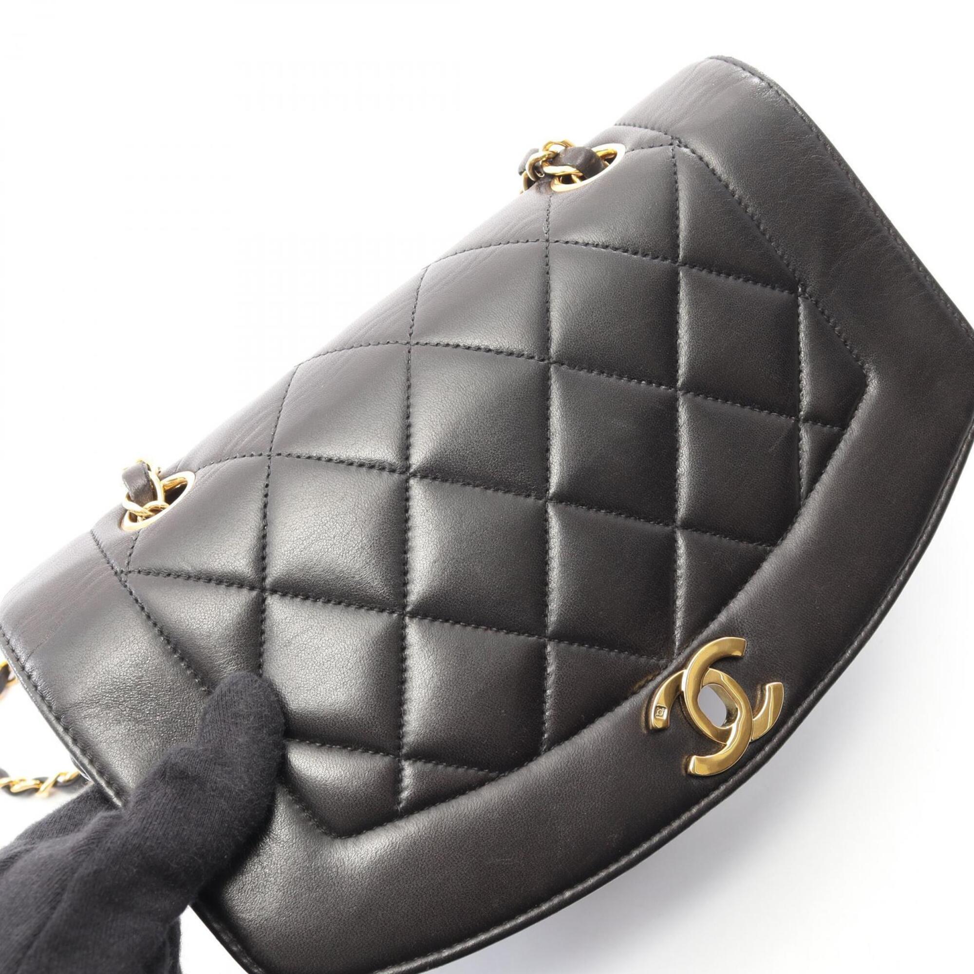 Chanel Matelasse Black Leather Handbag Shoulder Bag (Pre-Owned)
