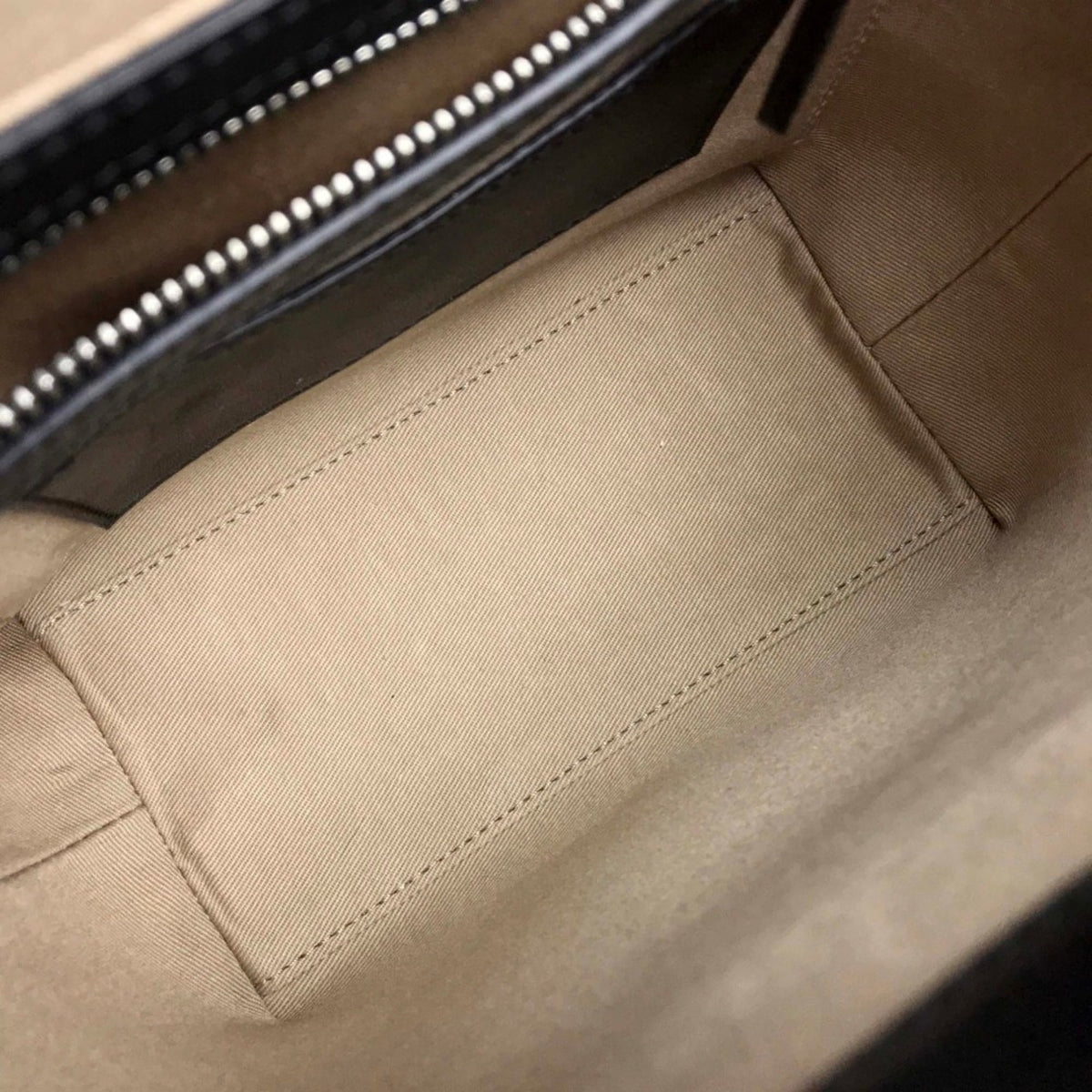 Mcm Beige Black Leather Leather Shoulder Bag (Pre-Owned)
