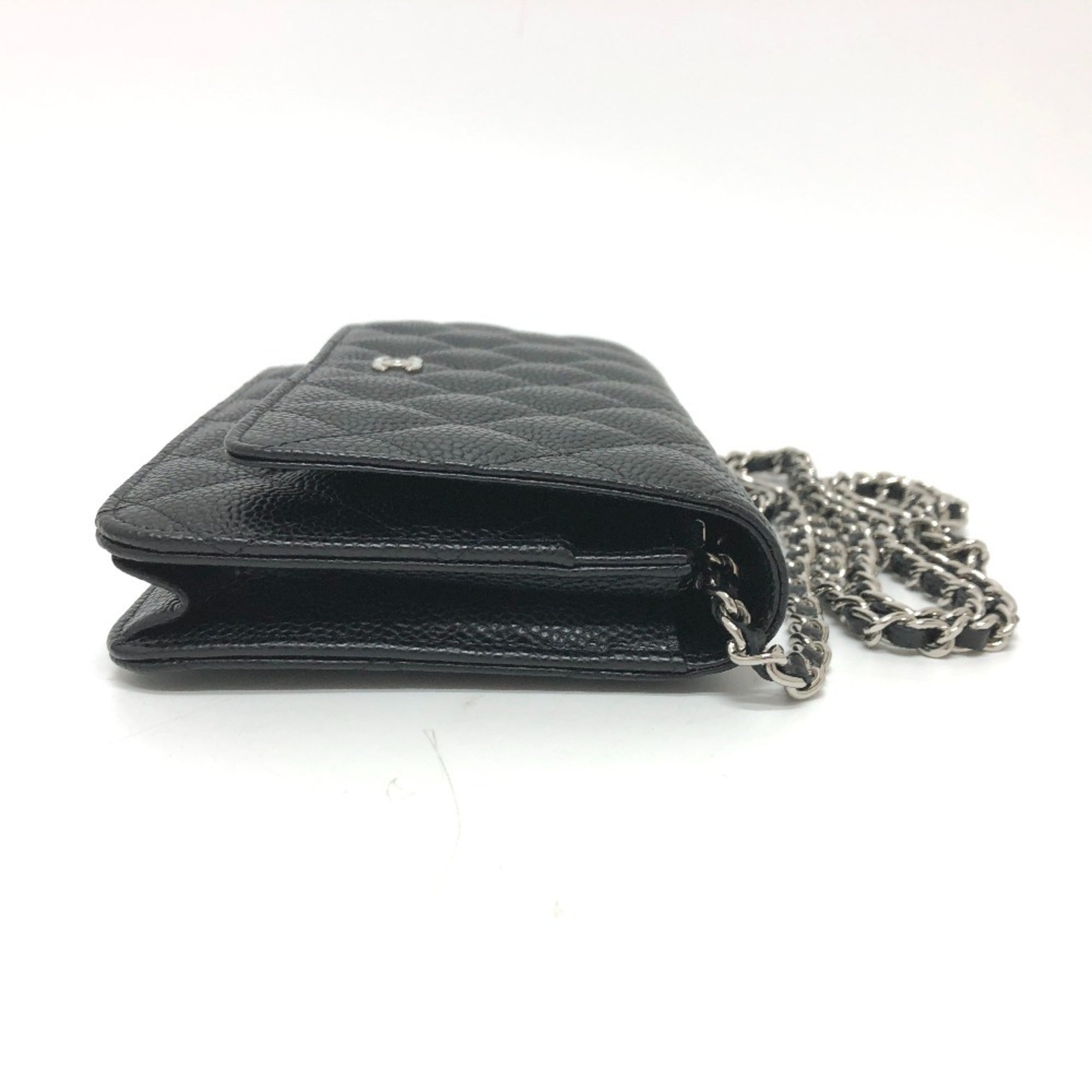 Chanel Black Caviar Leather Shoulder Bag (Pre-Owned)