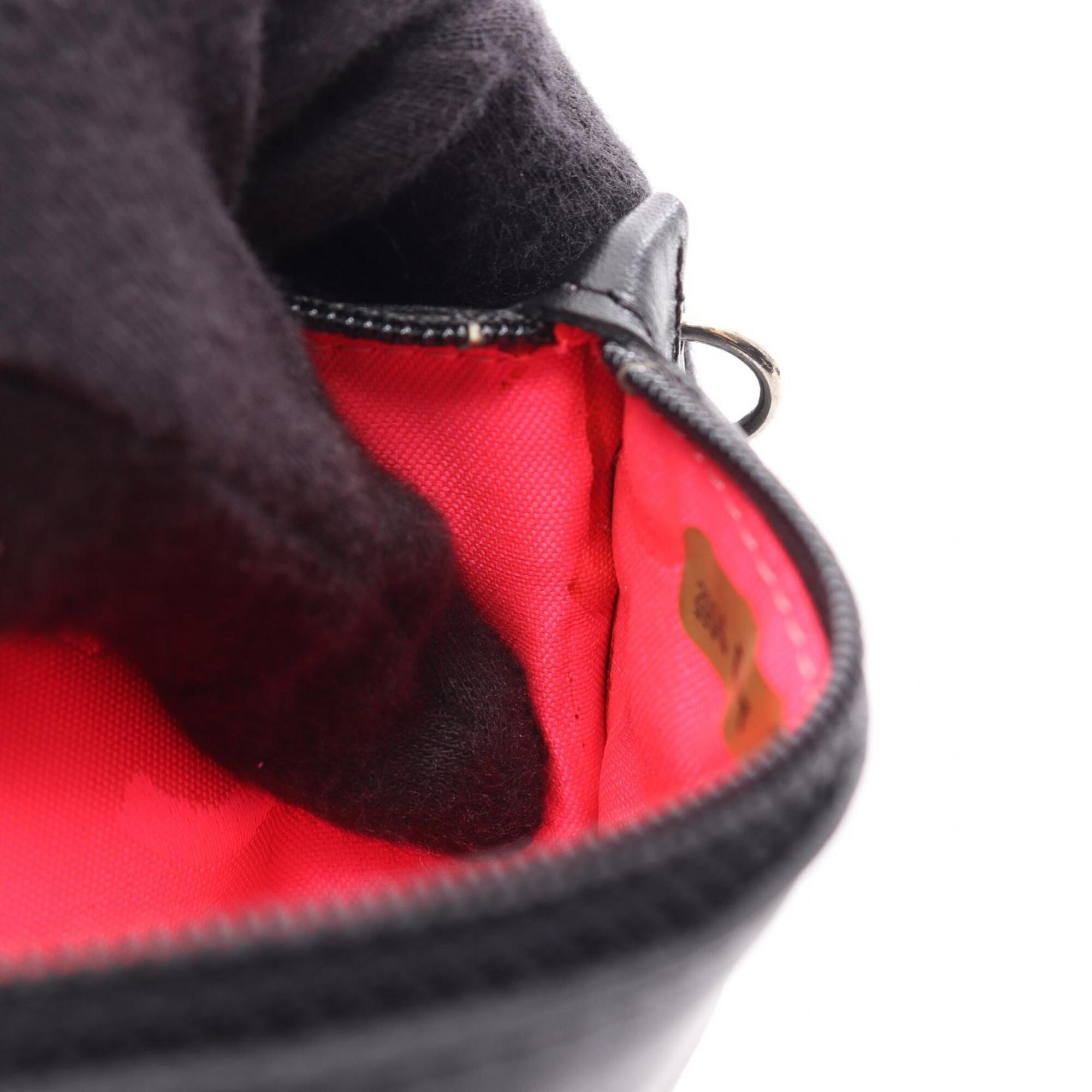 Chanel Black Leather Pouch (Pre-Owned)